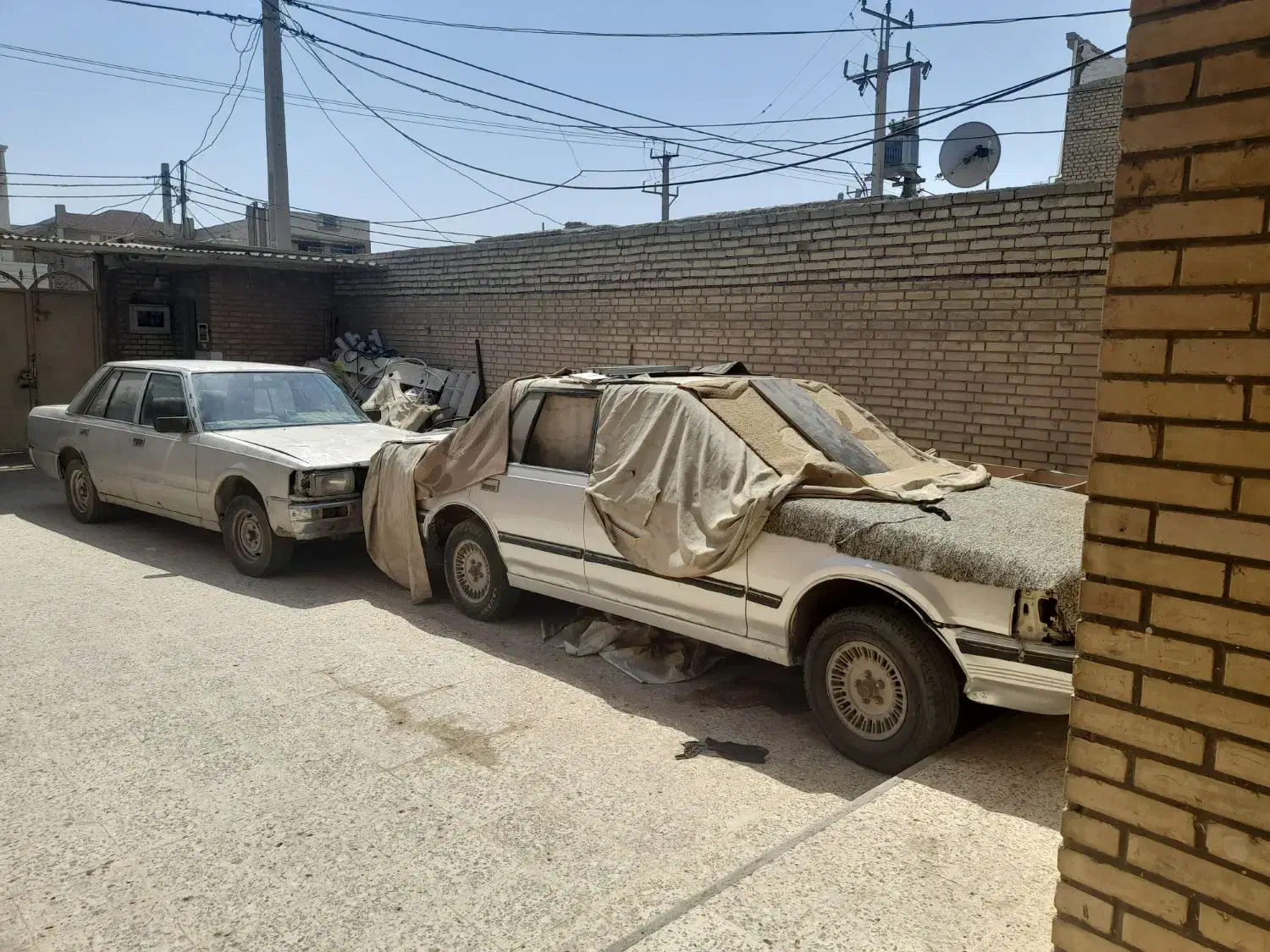 تویوتاسواری کراون موتور۳وای ۴سیلندر|خودرو سواری و وانت|سنندج, |دیوار