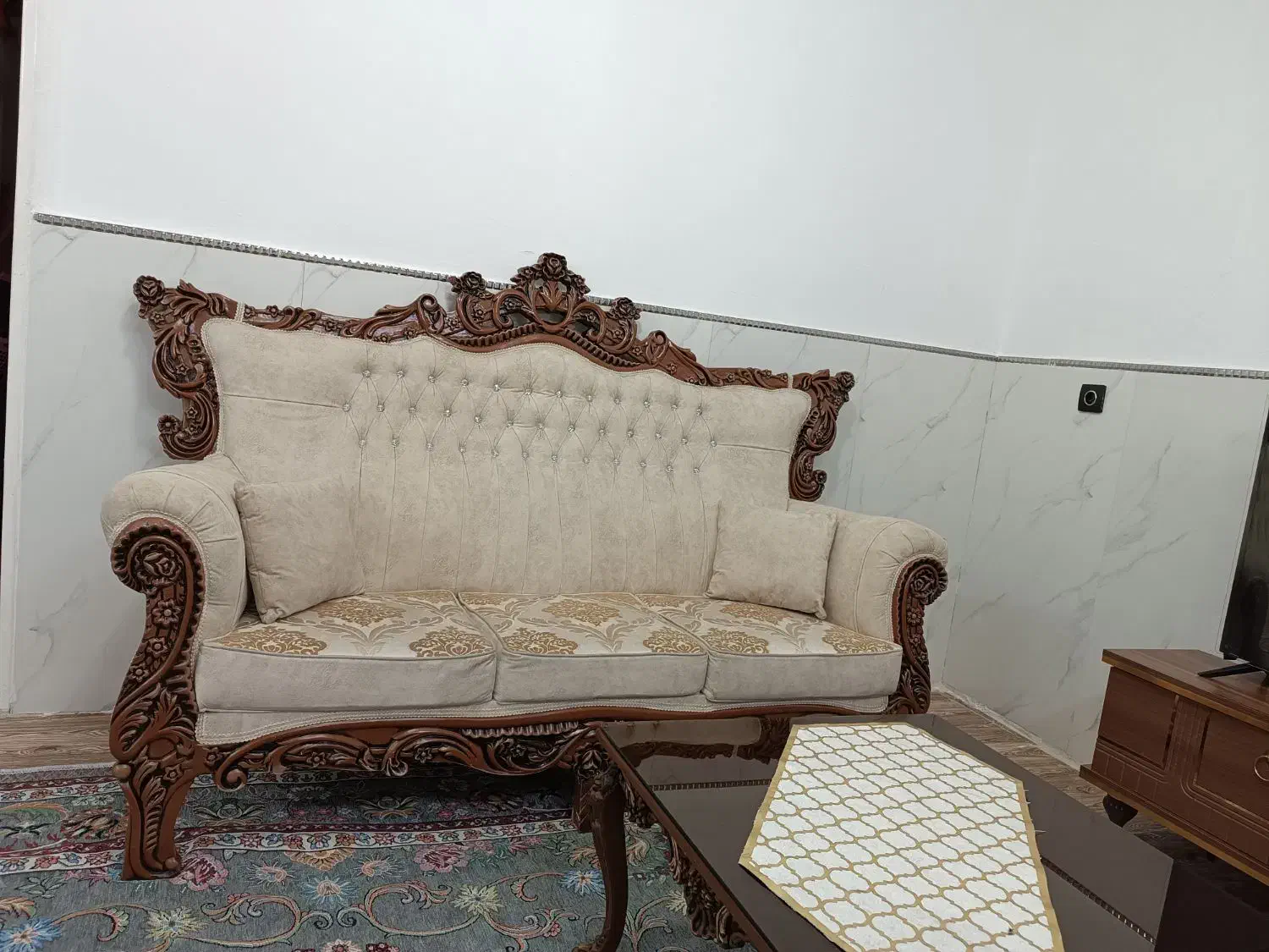 مبل ۷ نفره بدون پارگی و شکستگی|مبلمان خانگی و میز عسلی|نسیمشهر, |دیوار