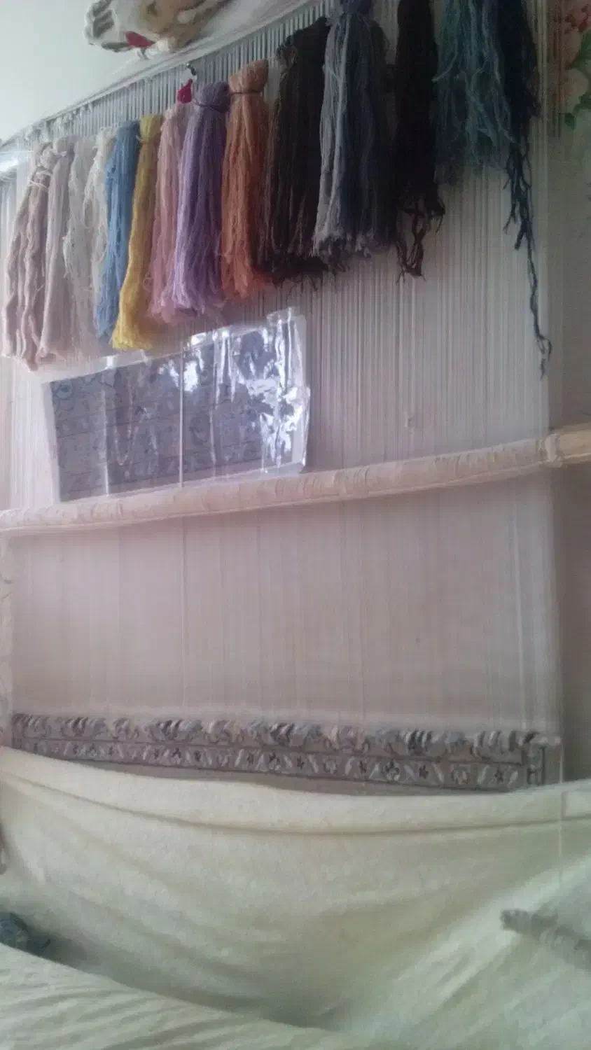 قالی دستبافت نائینی نیمه کاره یک در دومتر|فرش|فولادشهر, مسکن مهر فولادشهر|دیوار