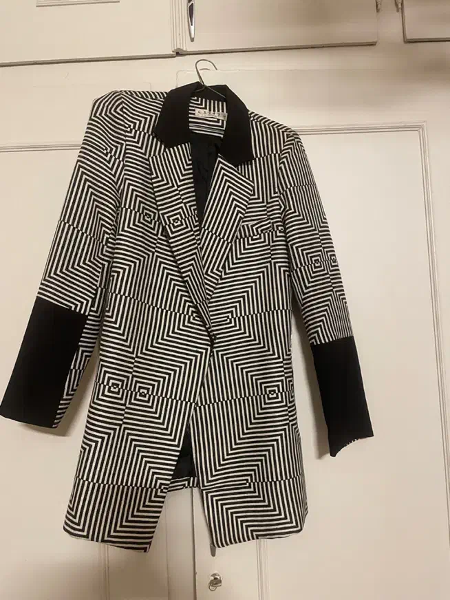 کت مجلسی نو|لباس|مشهد, بهشت|دیوار