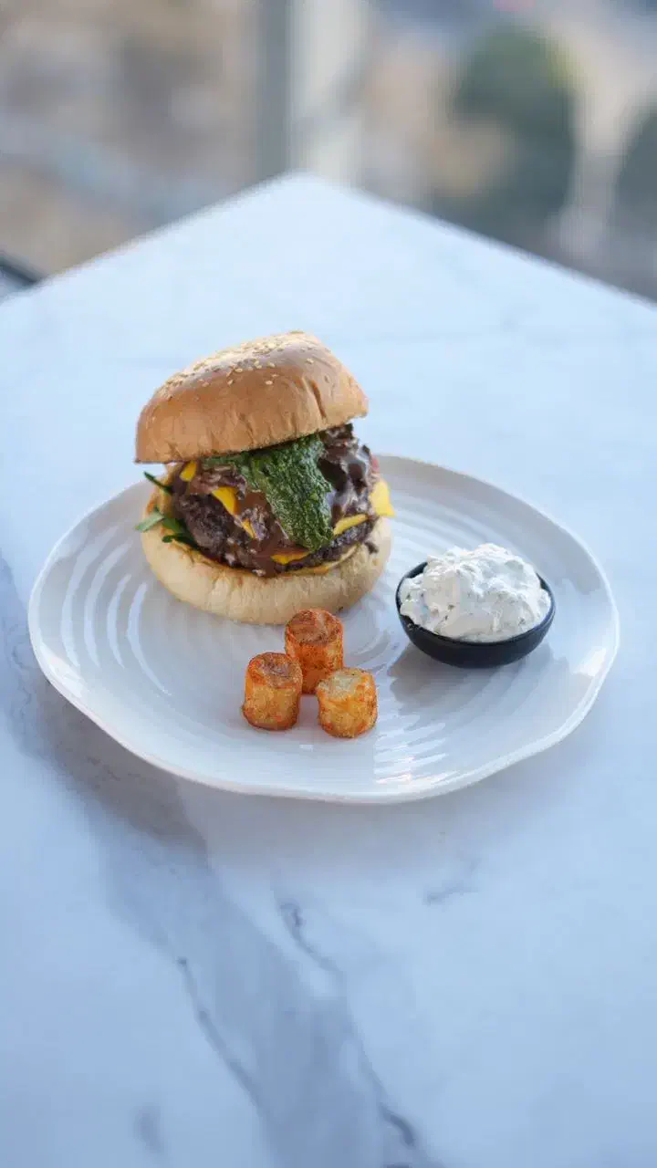 استخدام کافه فست فود آریایی حقوق بالا|استخدام خدمات فروشگاه و رستوران|کرمان, |دیوار