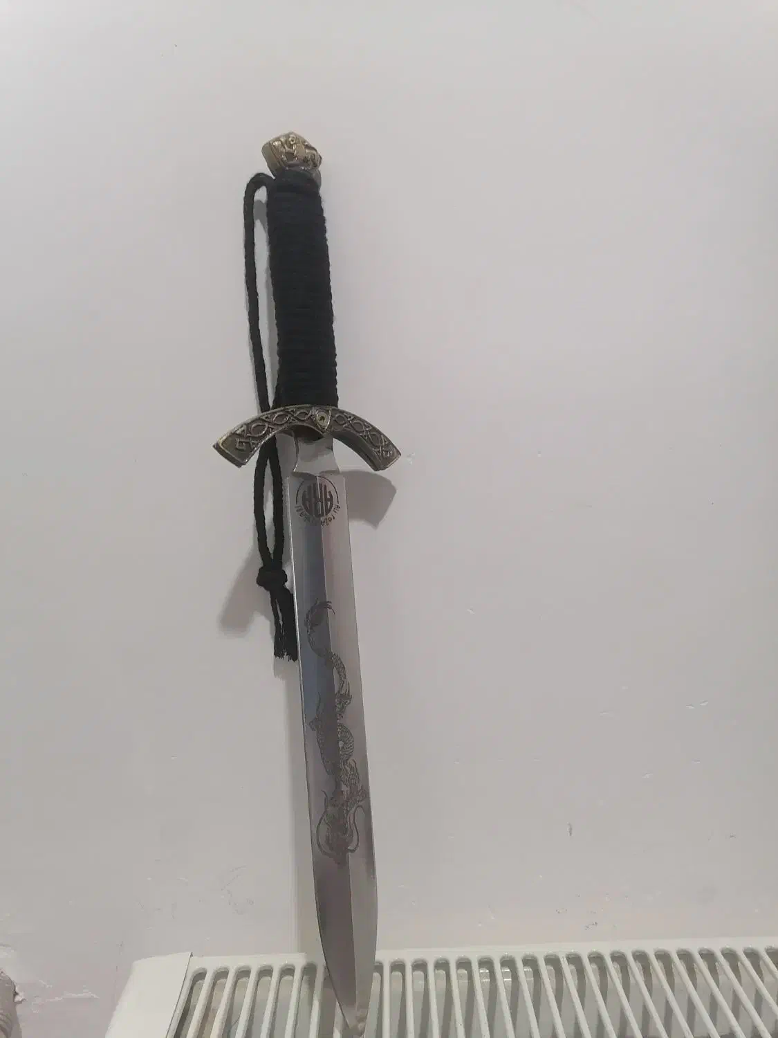 خنجر گلادیاتور|کلکسیون اشیاء عتیقه|بابل, |دیوار