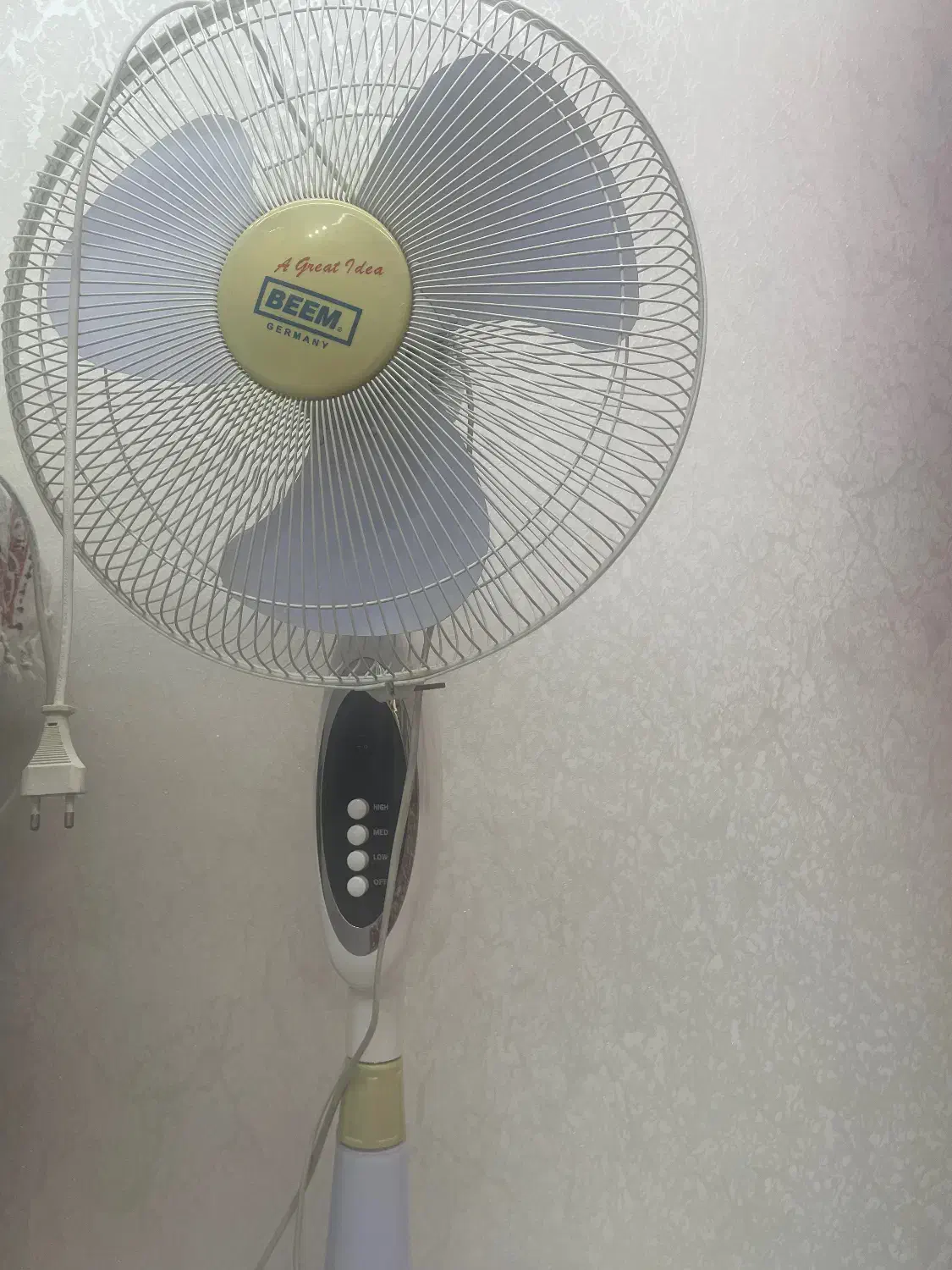 پنکه ایستاده سالم|پنکه و تصفیه‌کنندهٔ هوا|شاهین‌شهر, اقبال لاهوری|دیوار