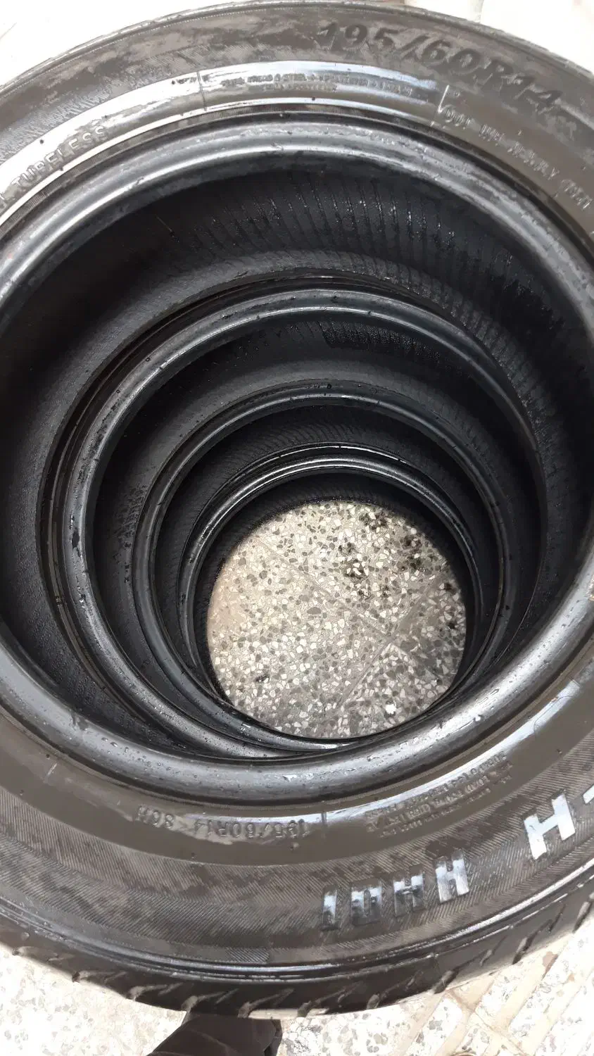 لاستیک پژو۲۰۷ خارجی۱۹۵ و  درب عقب پژو و باند پراید|قطعات یدکی و لوازم جانبی|گرگان, |دیوار