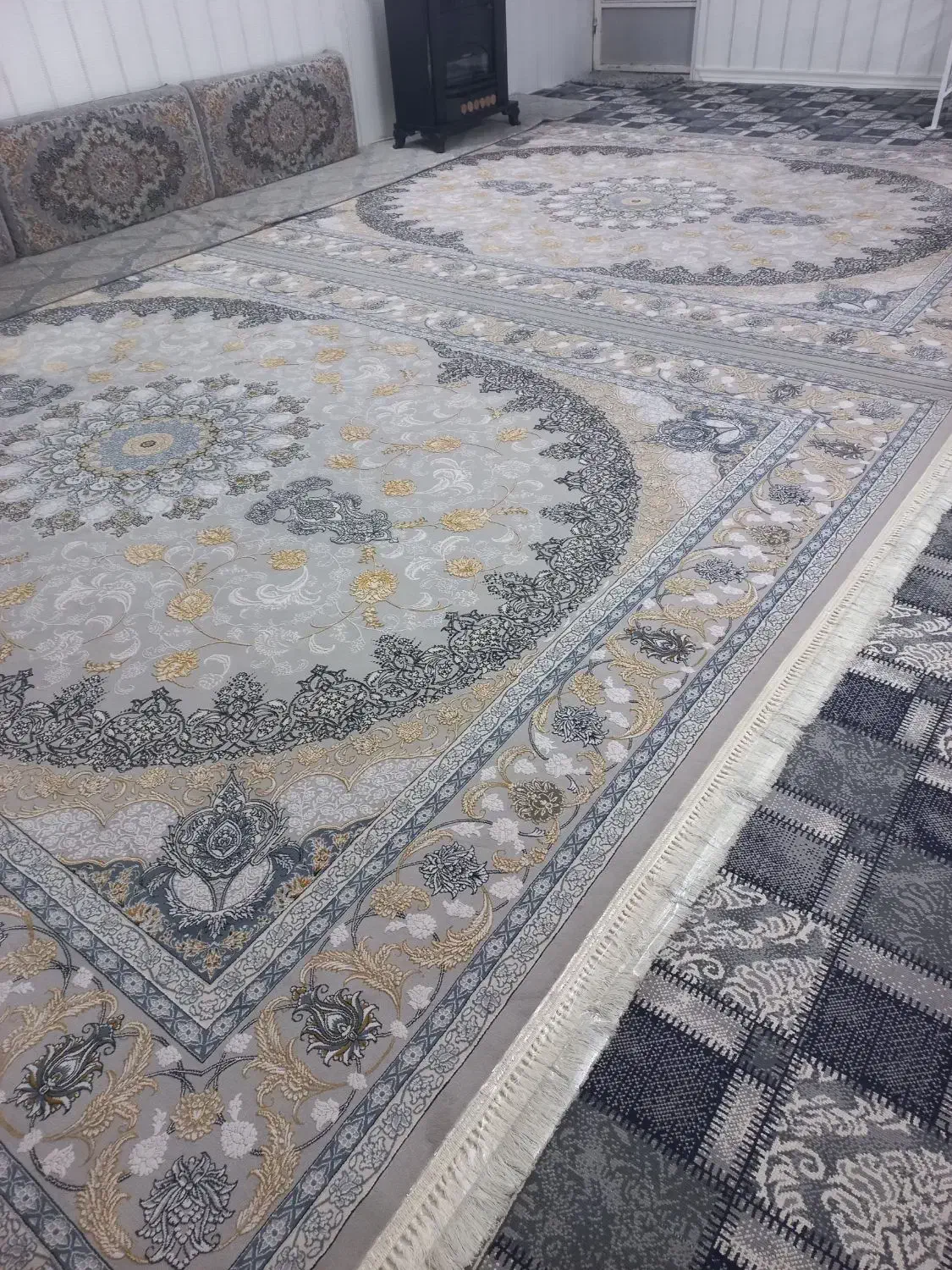 ۲ تخته فرش ۱۲ متری در حد نو نو|فرش|خمینیشهر, |دیوار