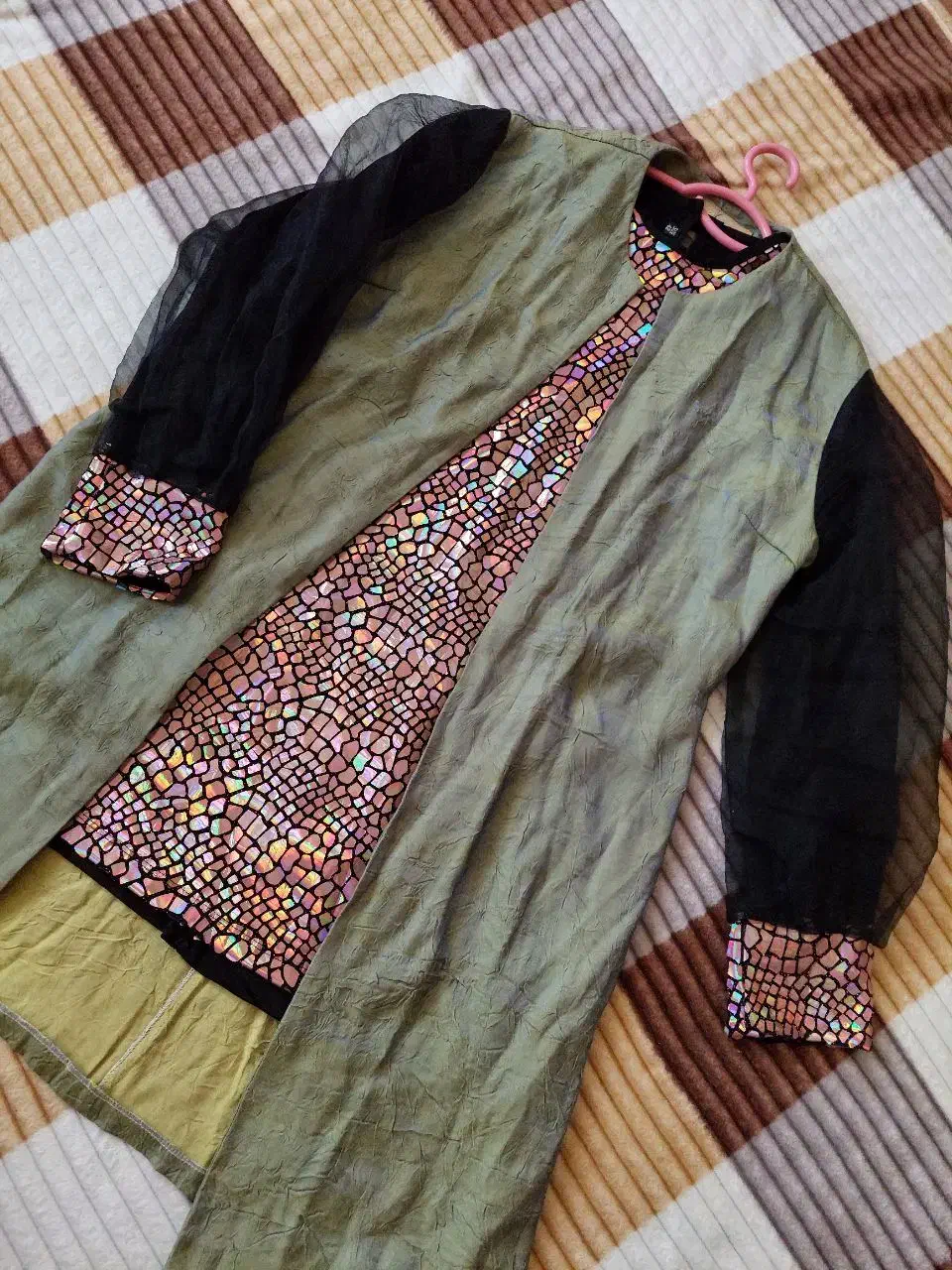 مانتو سایز اولی لارج دوتای آخری مدیوم|لباس|شیراز, شهرک مدرس|دیوار