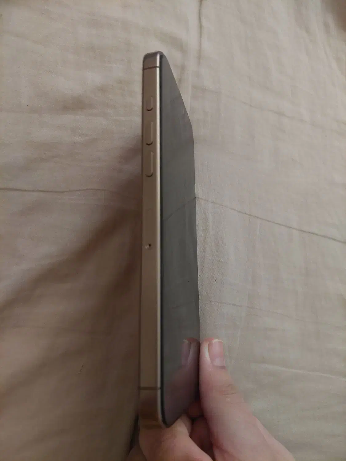 آیفون ۱۶ پرومکس|موبایل|گله دار, |دیوار