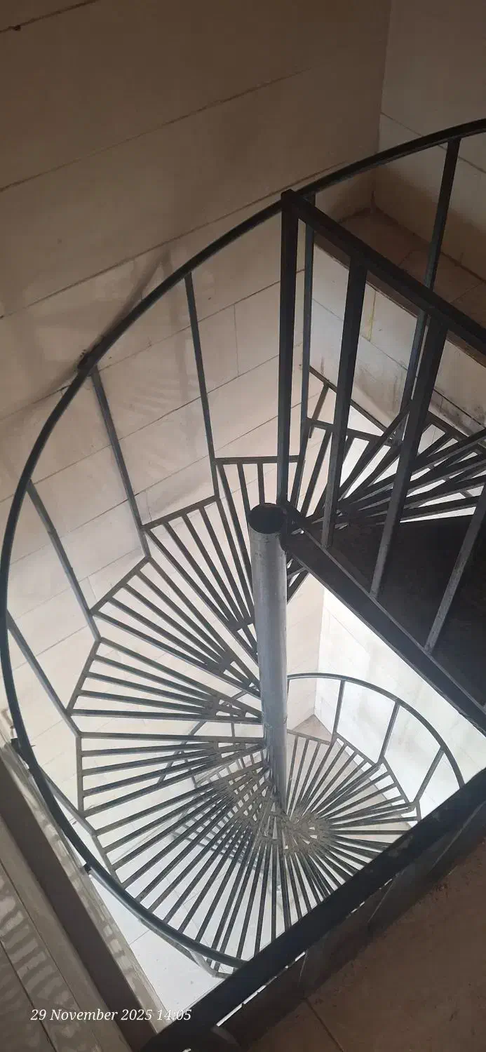 پله پیچ آهنی|مصالح و تجهیزات ساختمان|شیراز, شهرک فرهنگیان|دیوار