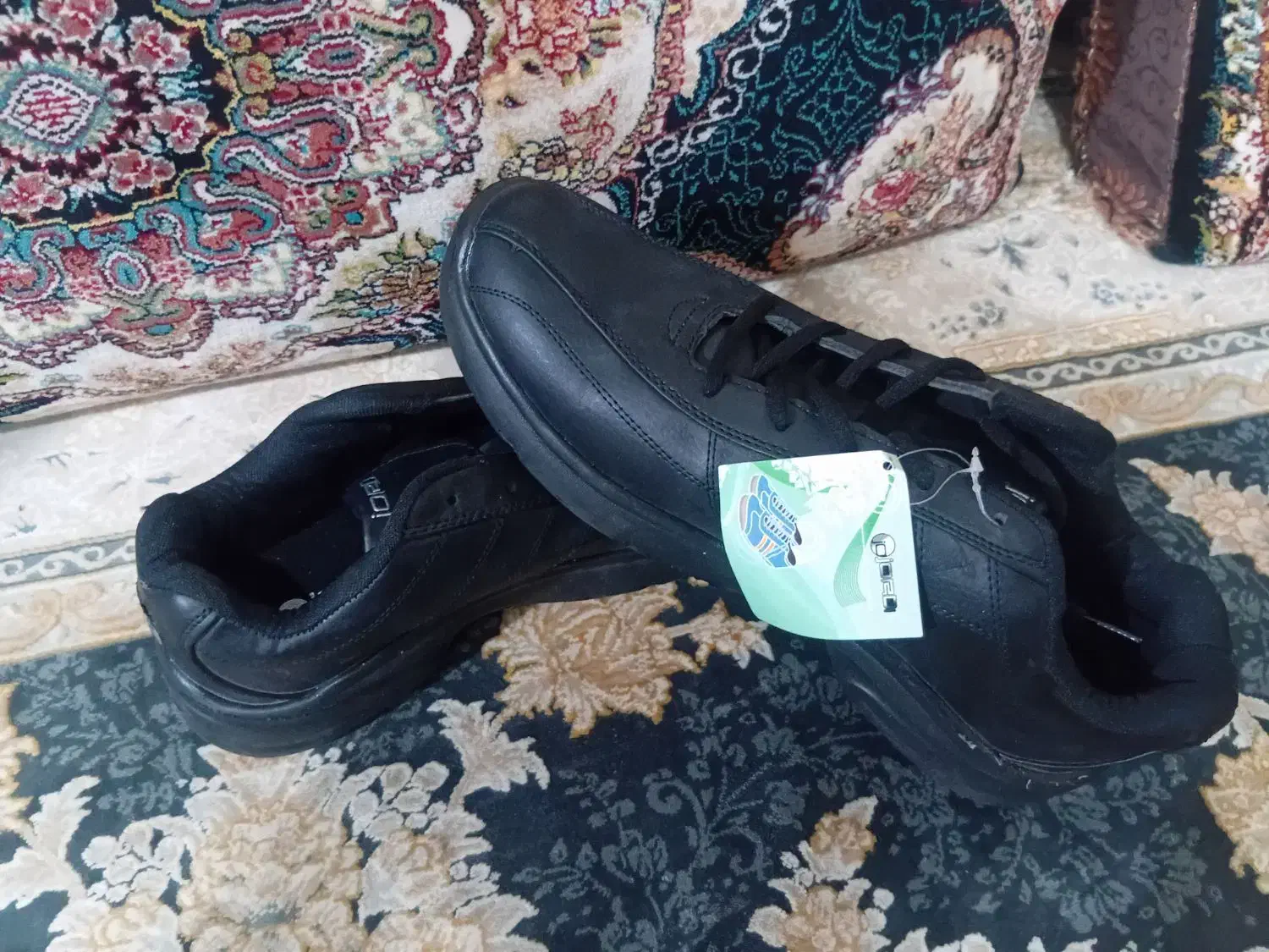 کتانی|کیف، کفش، کمربند|اراک, |دیوار