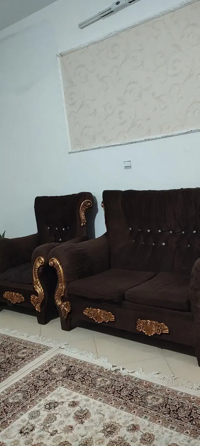 مبل هفت نفره|مبلمان خانگی و میز عسلی|گلبهار, شهر جدید گلبهار|دیوار