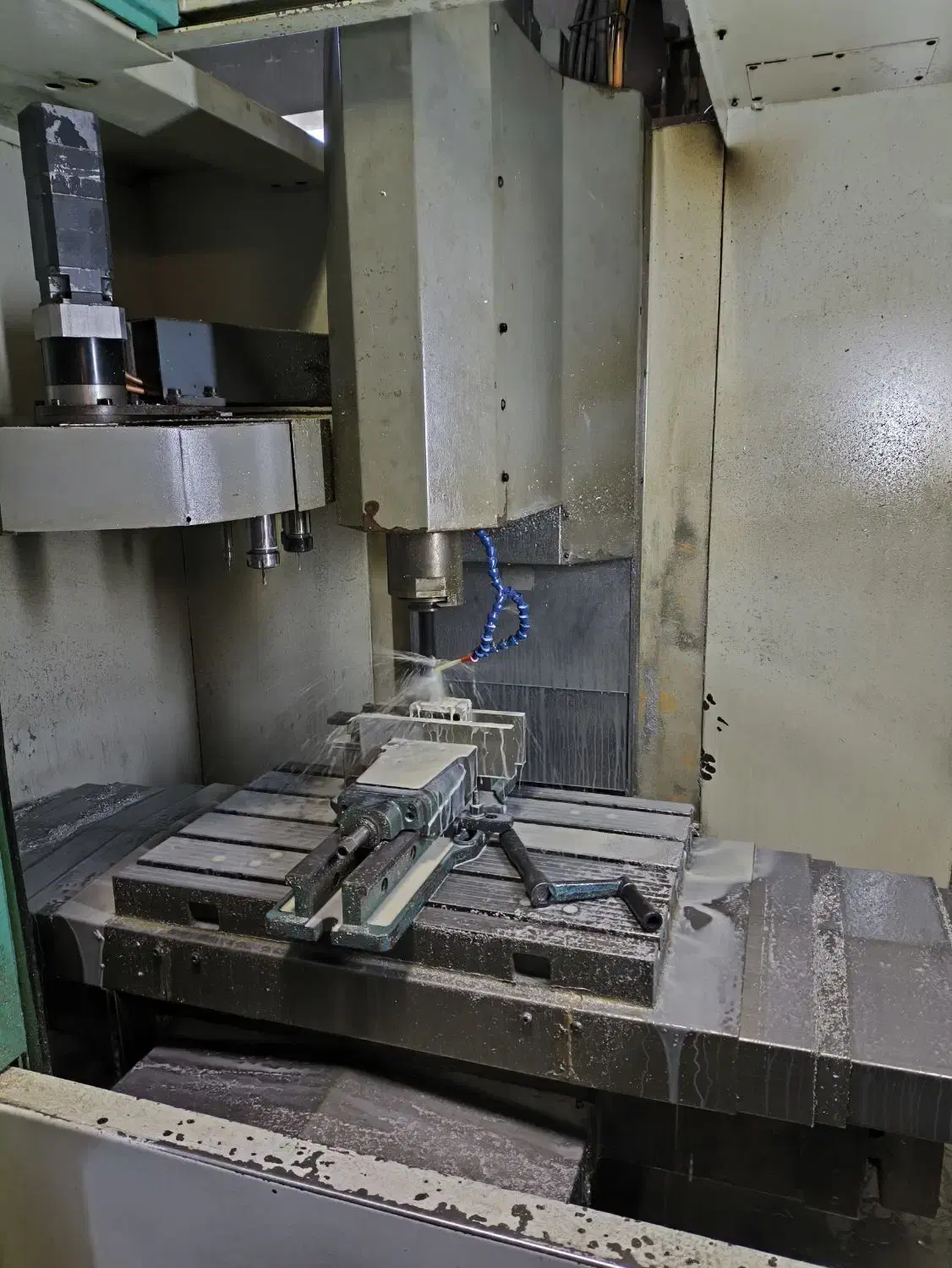 کارگر ساده و اپراتور فرز cnc|استخدام صنعتی، فنی، مهندسی|چهاردانگه (تهران), |دیوار