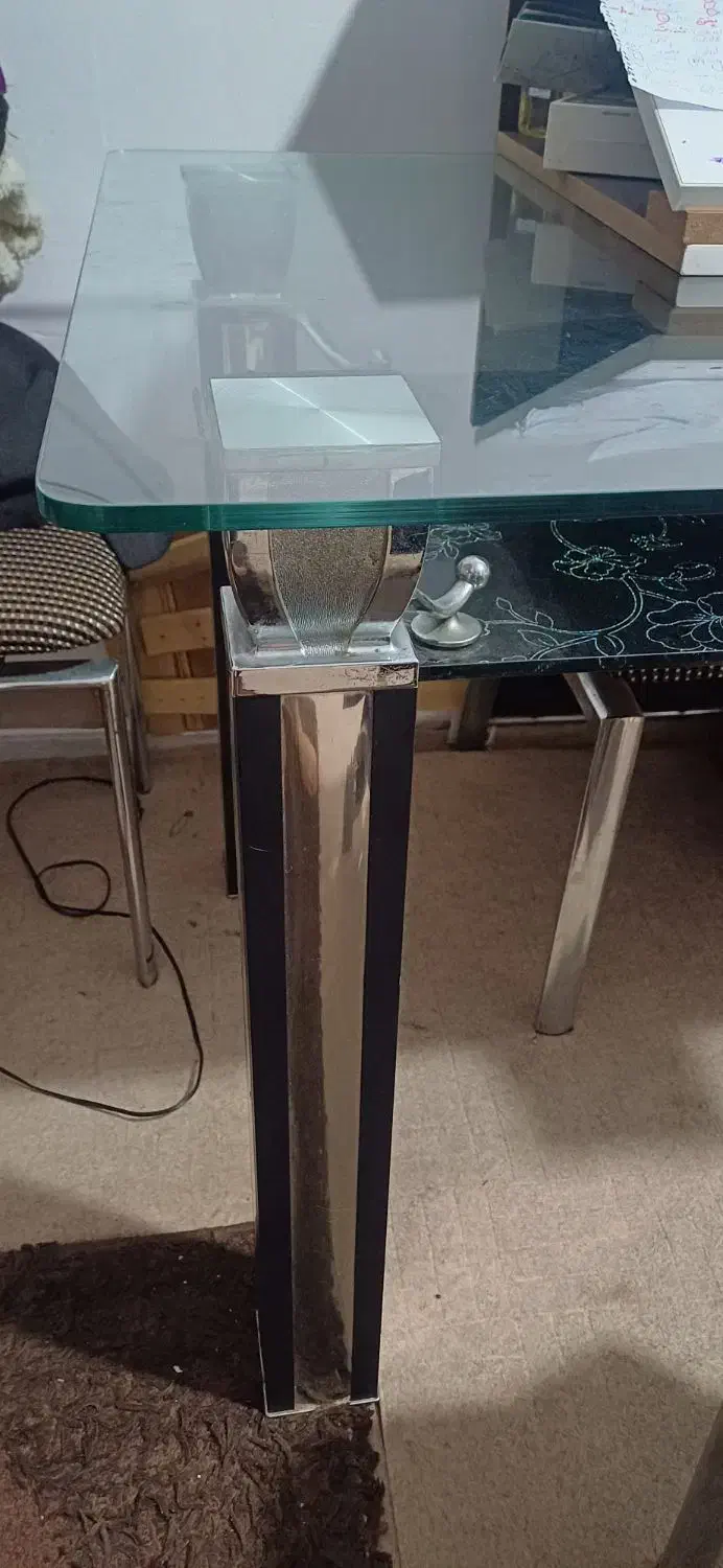 ازضخامت ومدل پایه های میز عکس گذاشتم.|میز و صندلی غذاخوری|تنکابن, |دیوار