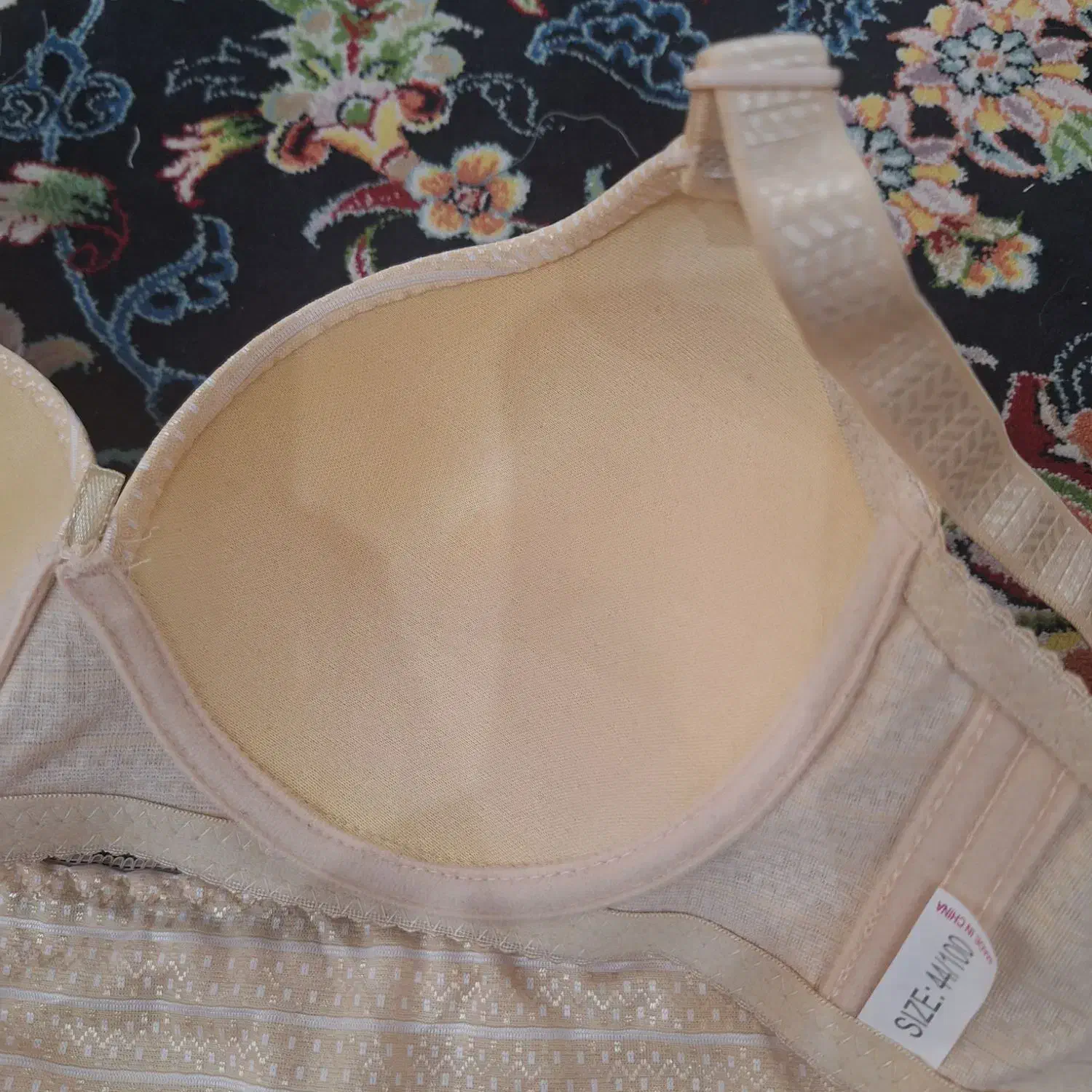 لباس زیر|لباس|قم, ژاندارمها|دیوار