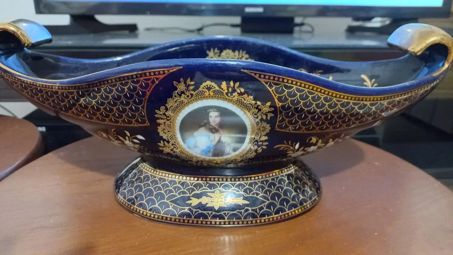 شکلات خوری شیک|ظروف سرو و پذیرایی|رشت, معلم|دیوار