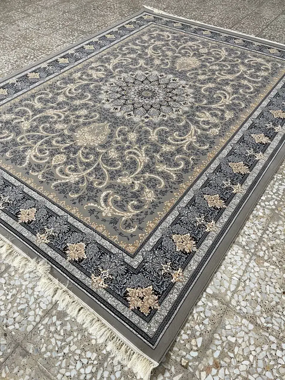 با پیش پرداخت خیلی کم خریدار شیک ترین فرش بشید|فرش|اردبیل, |دیوار