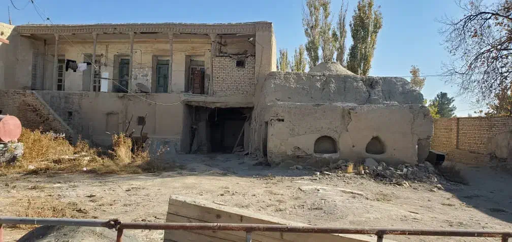 ملک مسکونی|فروش زمین و ملک کلنگی|گلپایگان, |دیوار