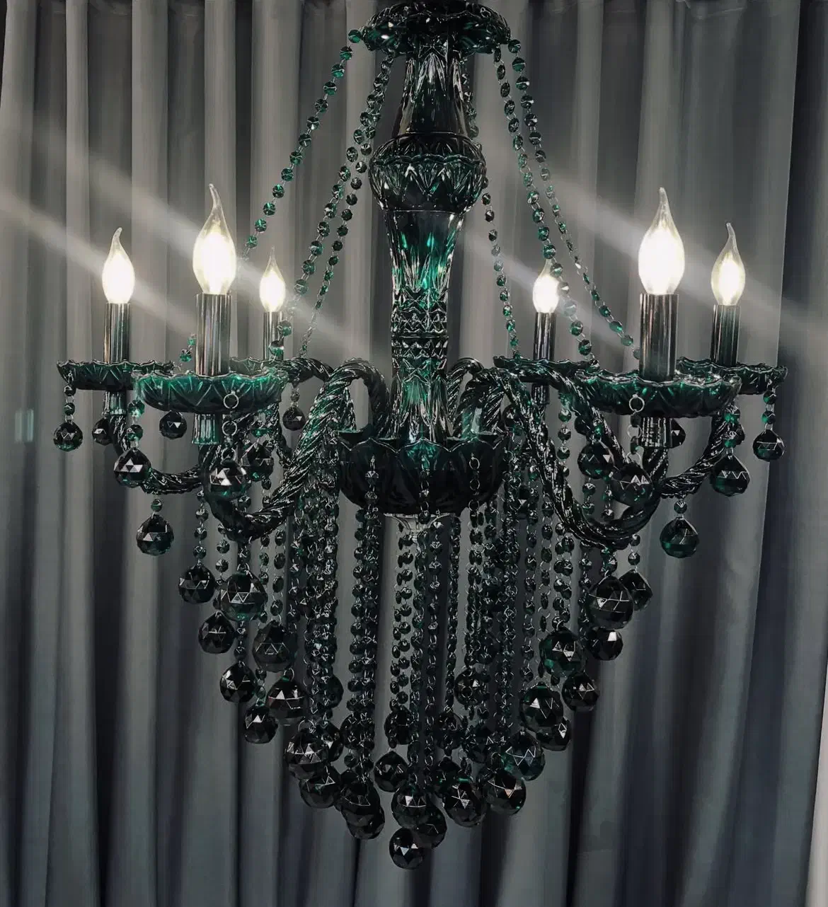 لوستر زیبا والتر|لوستر و چراغ آویز|هشتگرد, هشتگرد قدیم|دیوار