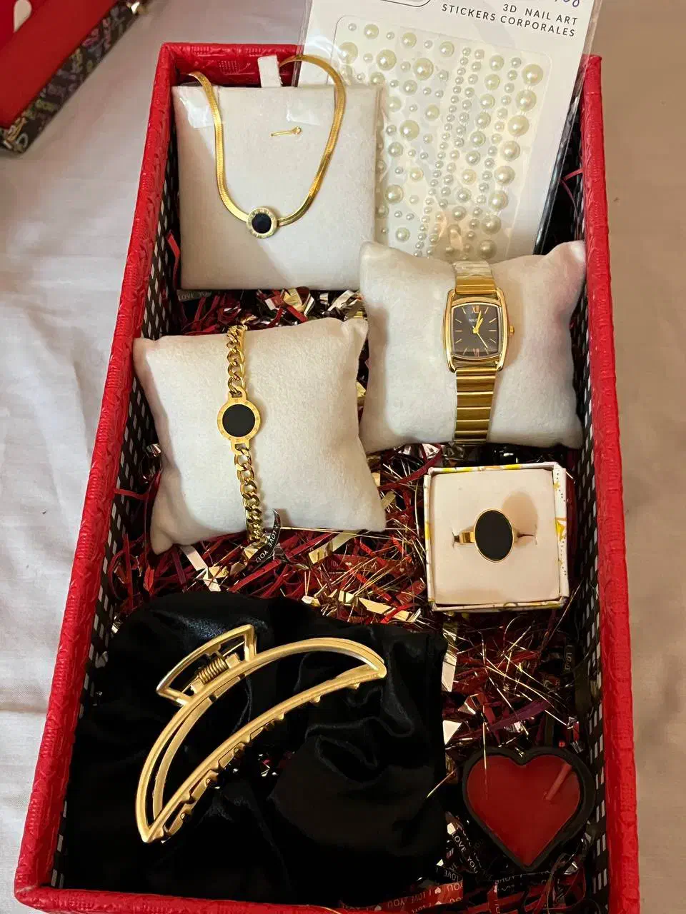 باکس هدیه روز زن و مادر جذاب و شیک قیمت مناسب|صنایع دستی و سایر لوازم تزئینی|یزد, |دیوار