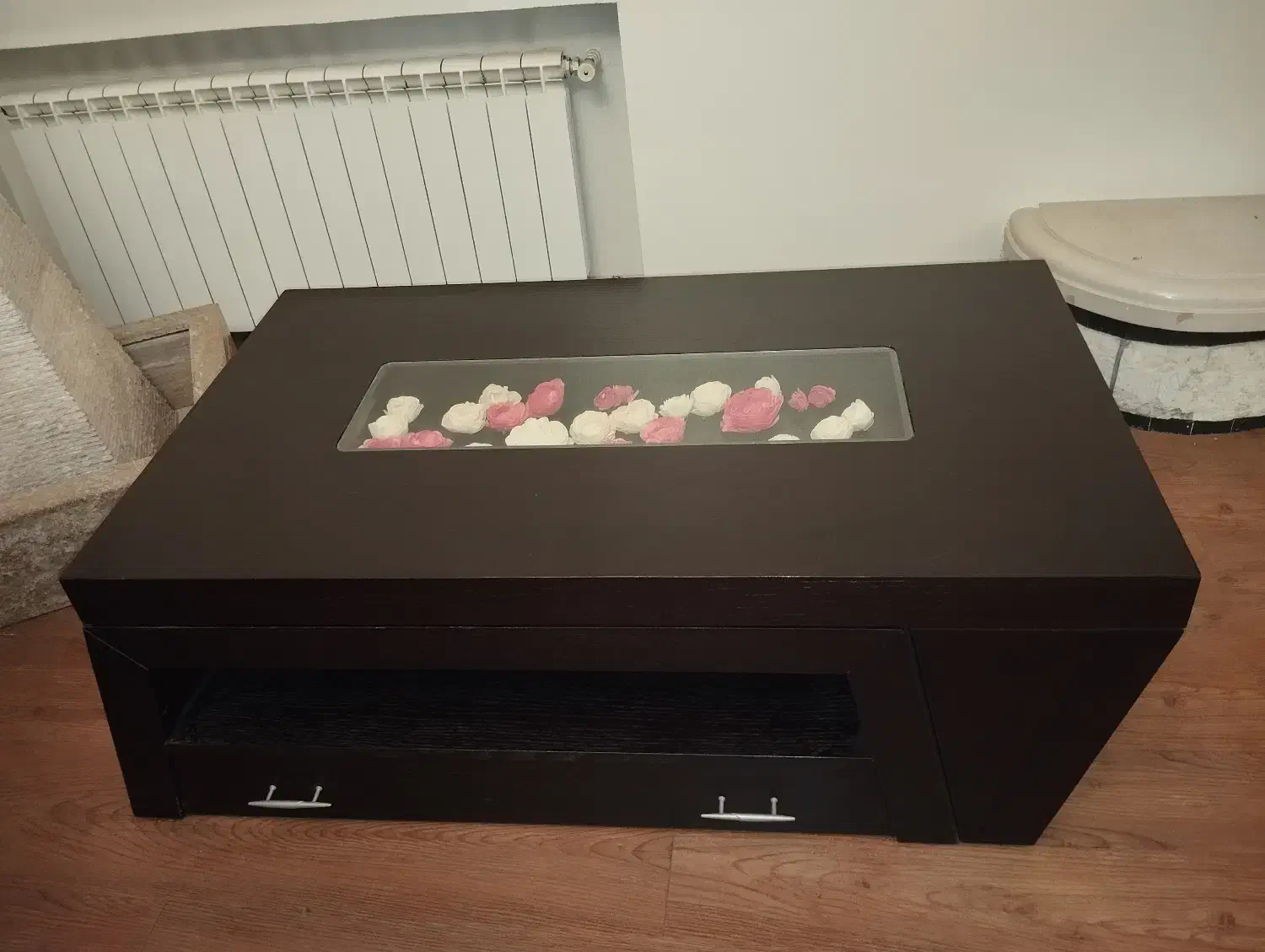 میز چوبی وسط مبل کاملا نو دارای قابلیت بزرگ شدن|مبلمان خانگی و میز عسلی|بابل, |دیوار