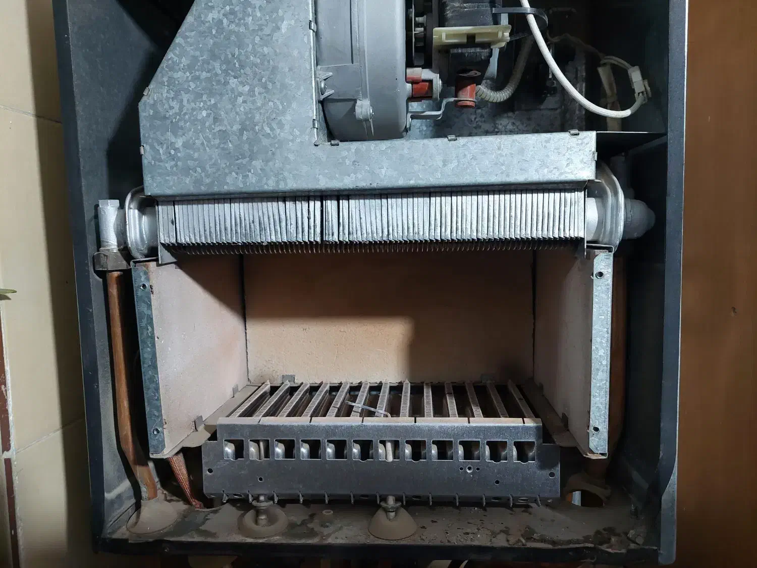 تعمیرات وسرویس پکیج دیواری|آبگرمکن، پکیج، شوفاژ|شاهین‌شهر, دکتر حسابی|دیوار