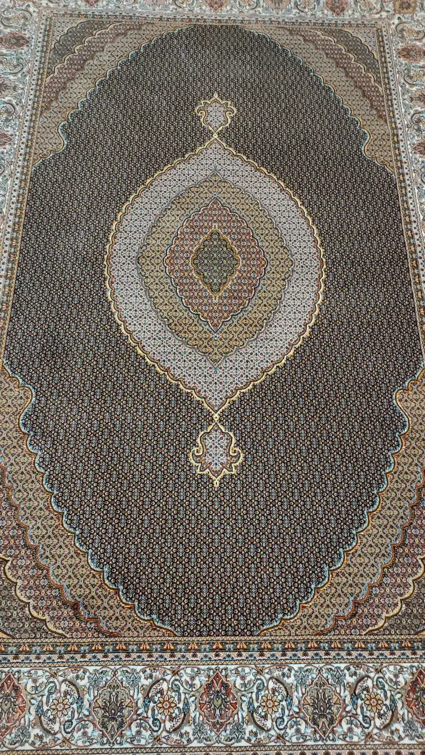 فروش فرش ماهی نو نو|فرش|جلفا, |دیوار