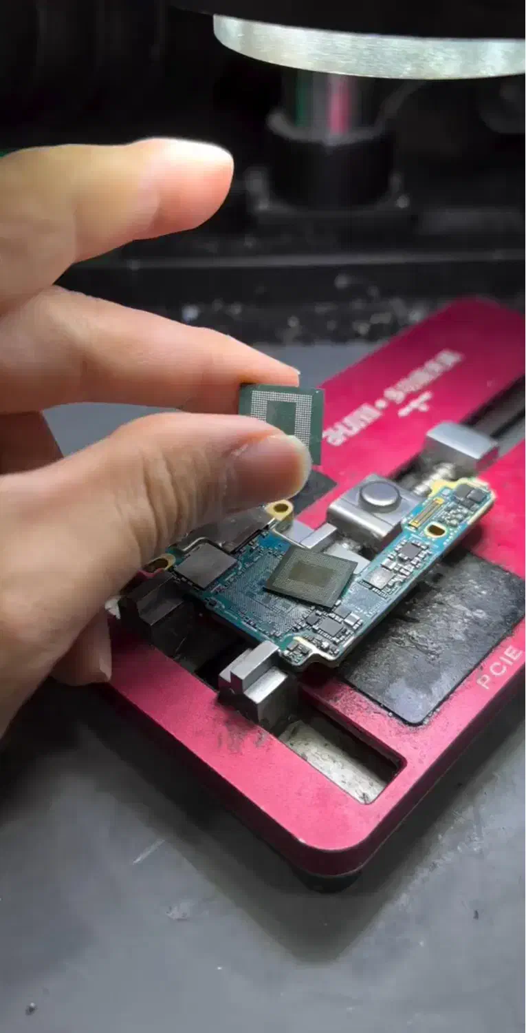 گروه‌ تخصصی تعمیرات موبایل برند|خدمات رایانه‌ای و موبایل|صدرا-فارس, فاز ۱|دیوار