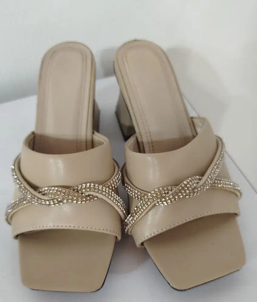 تعدادی وسایل کاملا نو|کیف، کفش، کمربند|بندر انزلی, کارآموزی|دیوار