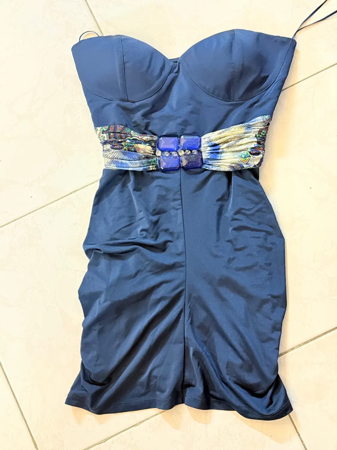 لباس مجلسی|لباس|اصفهان, خرم|دیوار