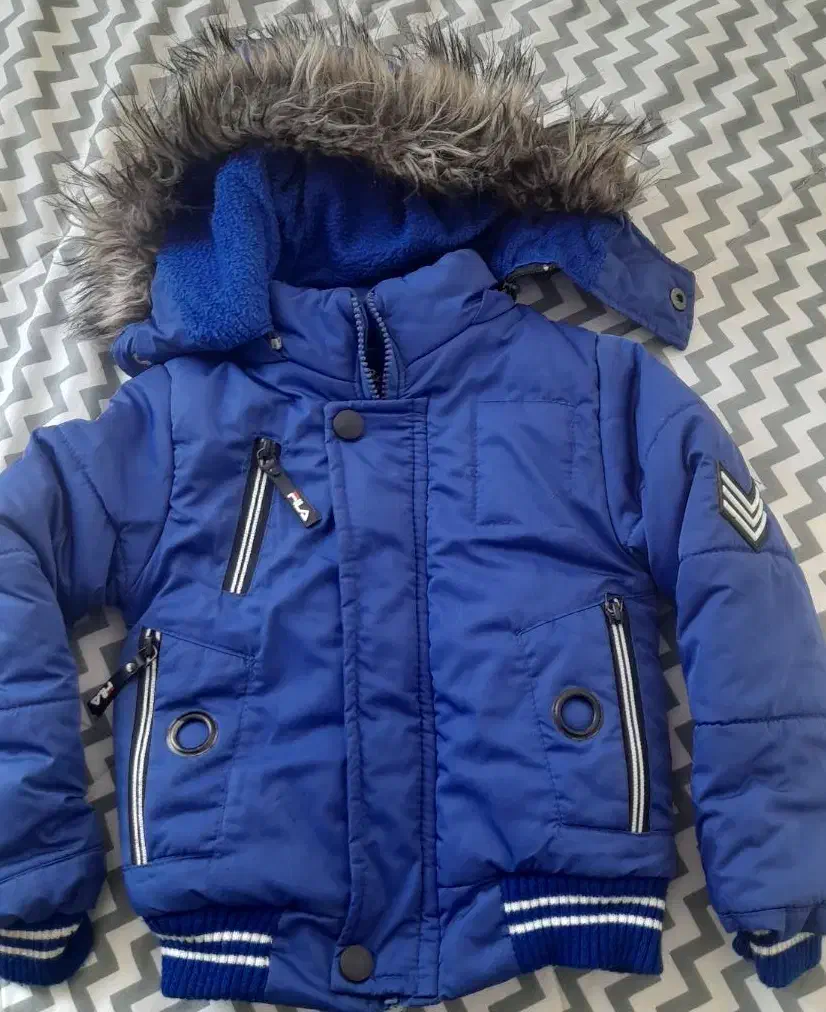 کاپشن|کفش و لباس بچه|دورود, |دیوار