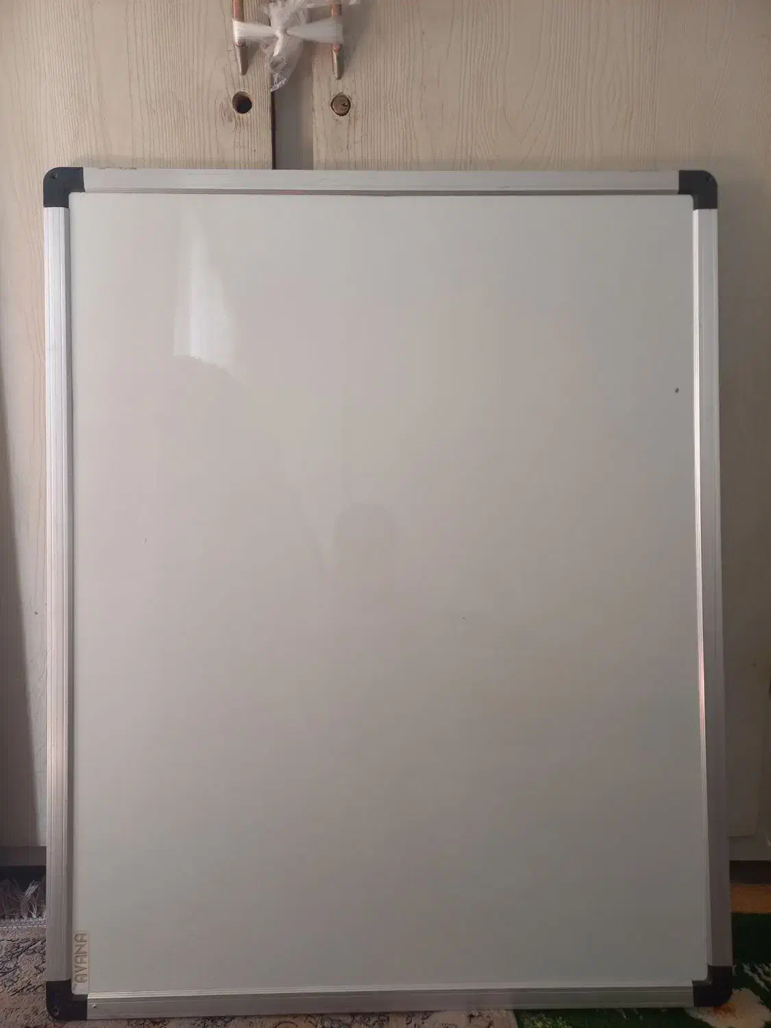 فروش فوری وایتبرد و آینه قدی|لوازم التحریر|شیراز, نجم آباد|دیوار