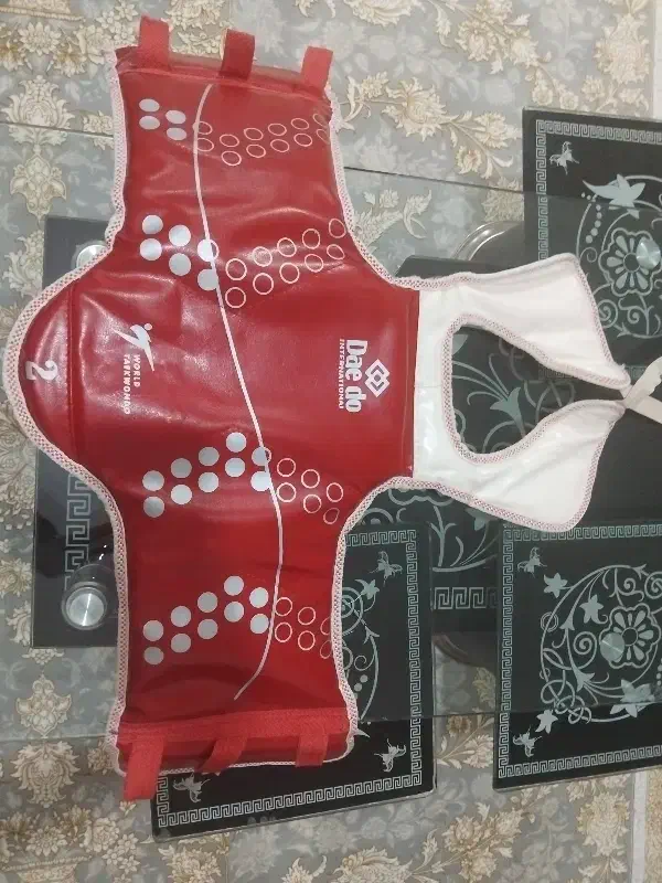 کلاه و هوگو تکواندو|تجهیزات ورزشی|دورود, |دیوار