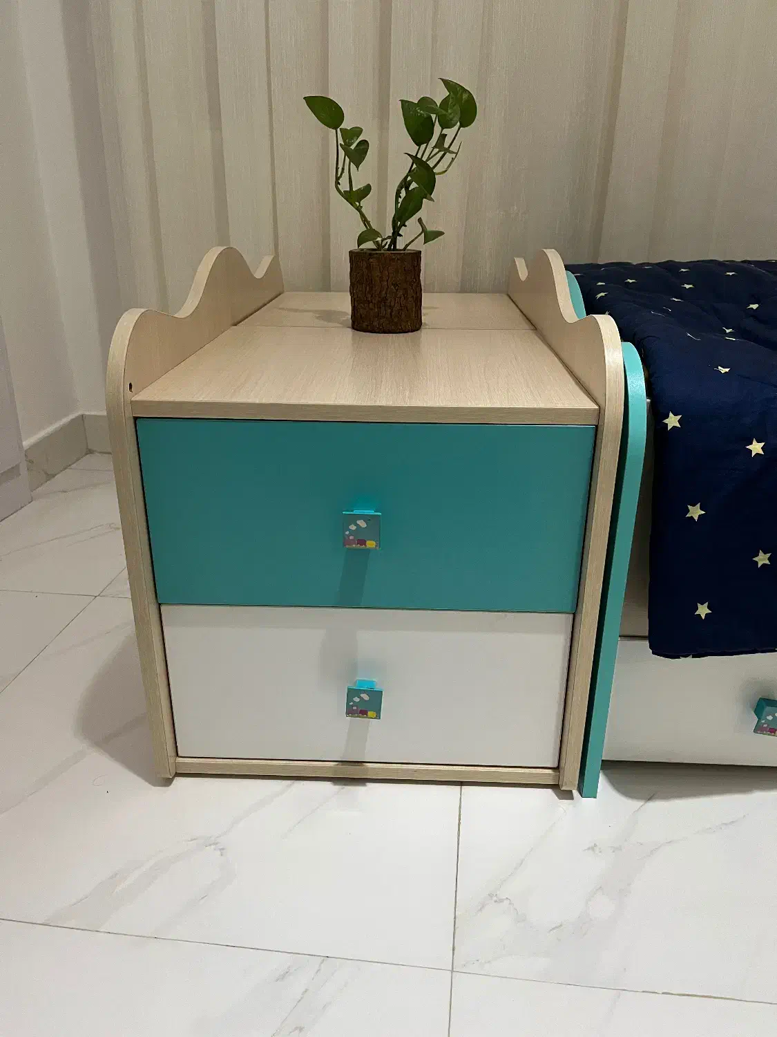 تخت وکمد|تخت و سرویس خواب|رشت, دروازه لاکان|دیوار