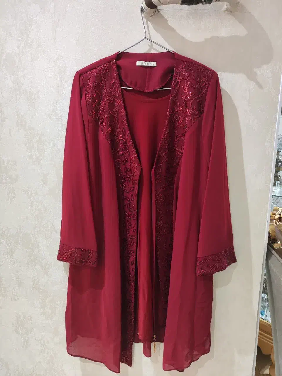 مانتو و لباس مجلسی|لباس|اندیشه, اندیشه فاز ۱|دیوار