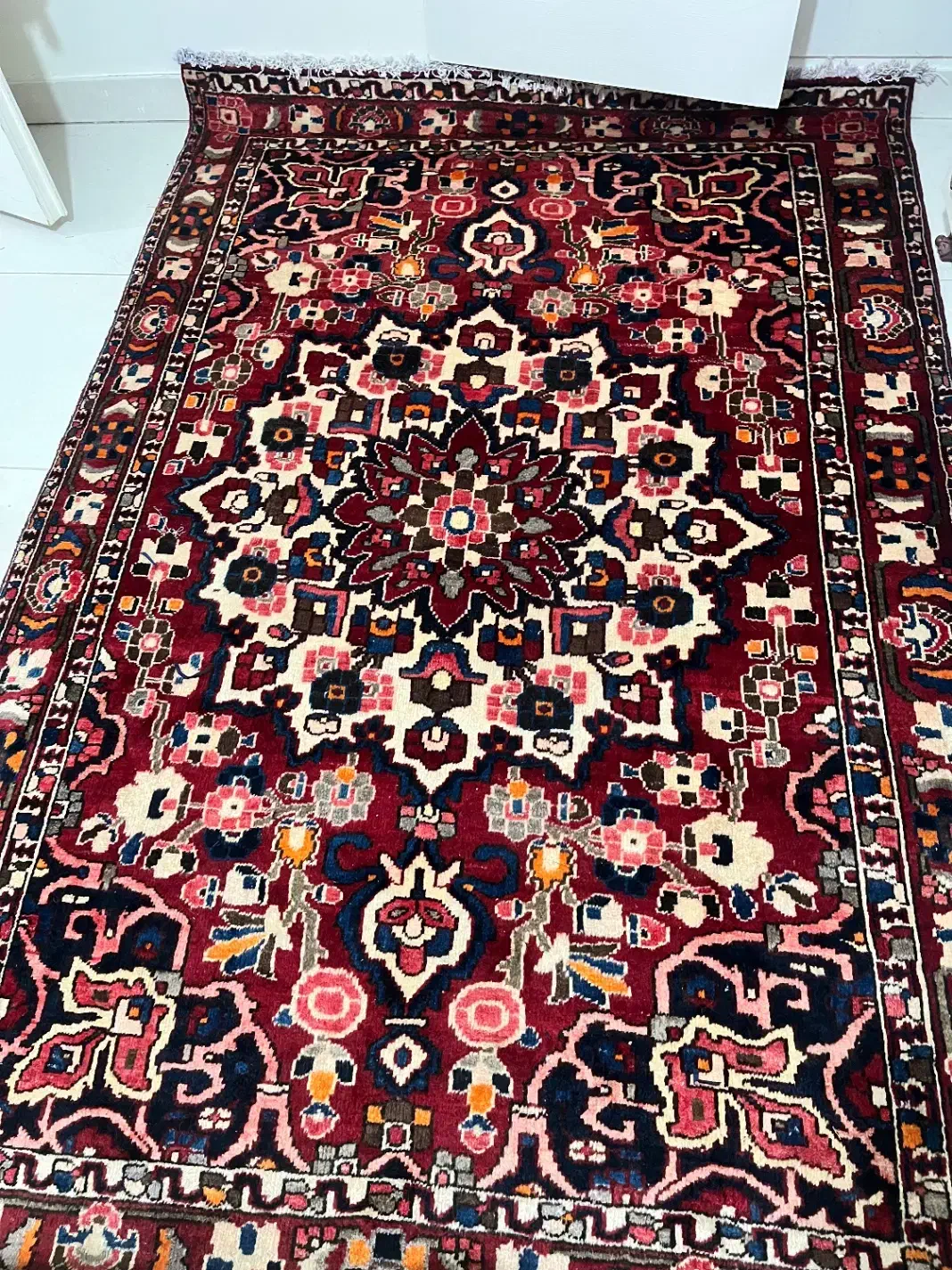 فرش دست بافت بختیاری|فرش|رودهن, |دیوار