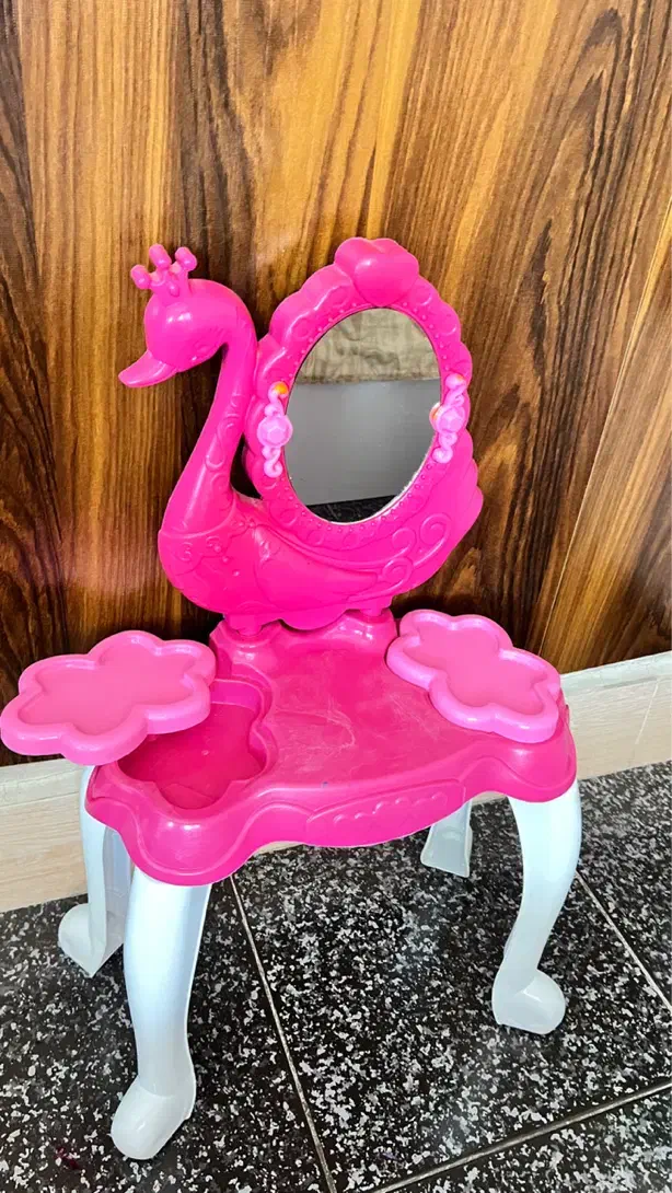 میز آرایش کودک|اسباب و اثاث بچه|کردکوی, |دیوار