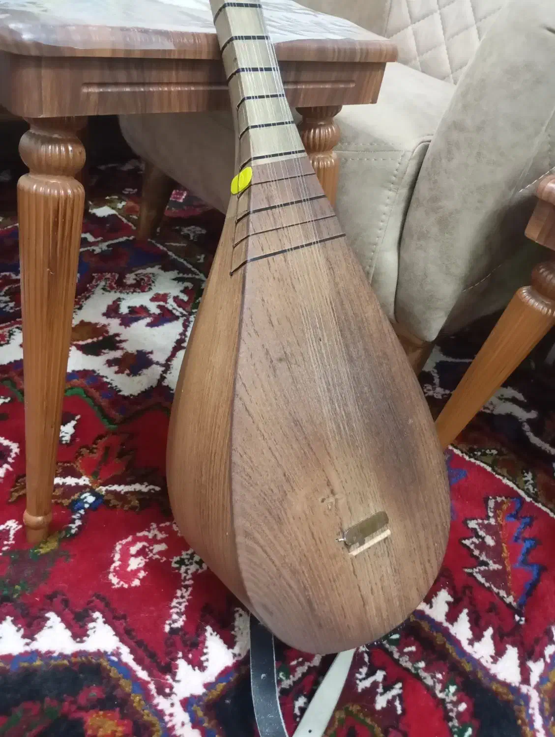 ساز آشیق|سازهای سنتی|تبریز, |دیوار