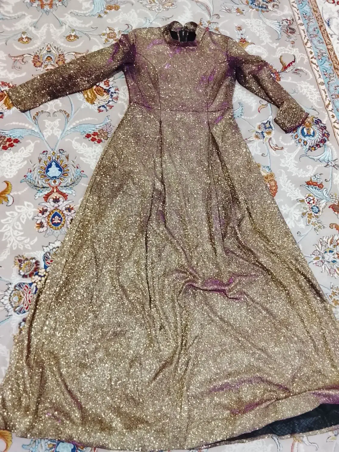 لباس مجلسی|لباس|صحنه, |دیوار