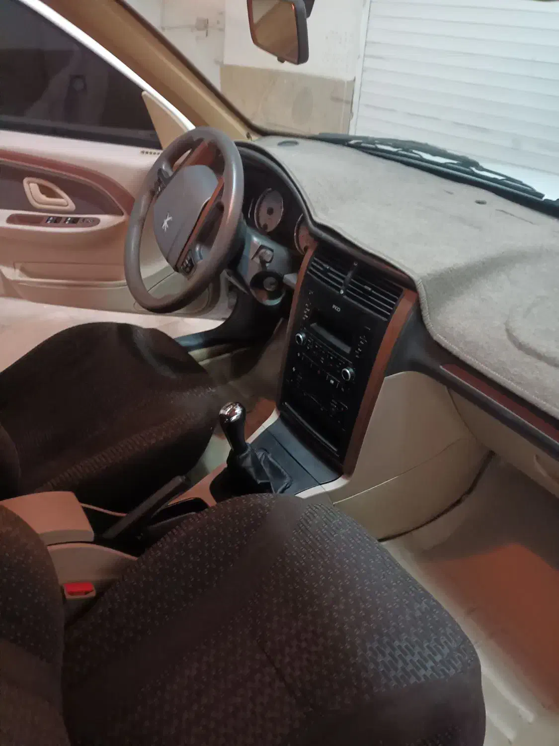 پژو پارس سیمی مدل ۹۹ بیرنگ پلمپ حتی بدون پشت چراغ|خودرو سواری و وانت|سبزوار, امیر کبیر|دیوار