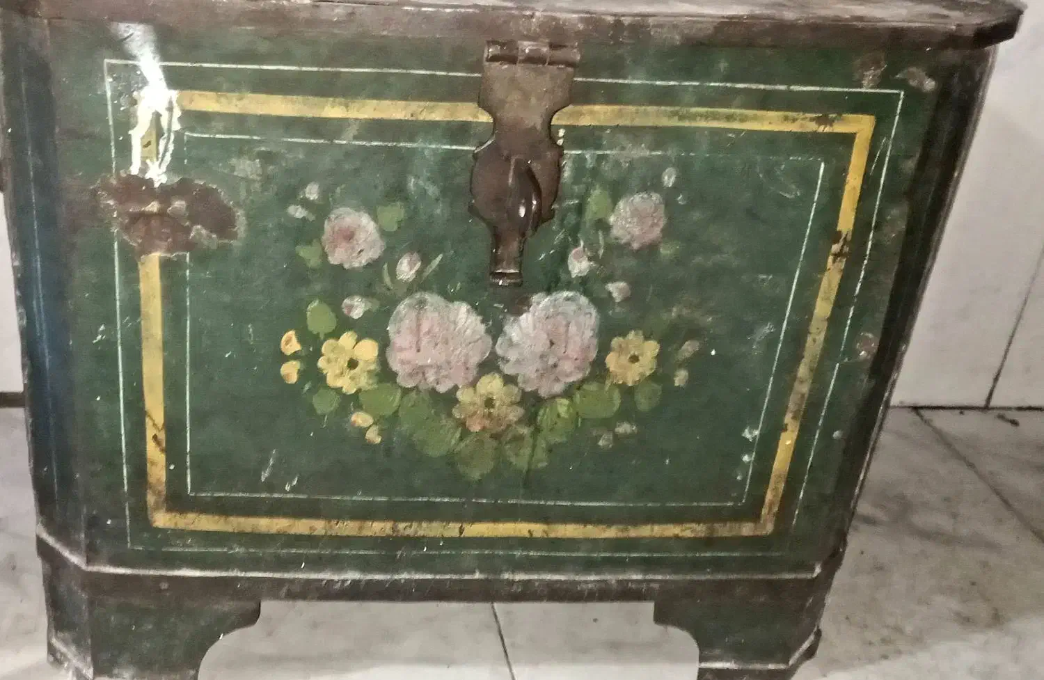 صندوق فلزی روسی|صنایع دستی و سایر لوازم تزئینی|تهران, شهرک شهید رجایی (کوی نوبنیاد)|دیوار