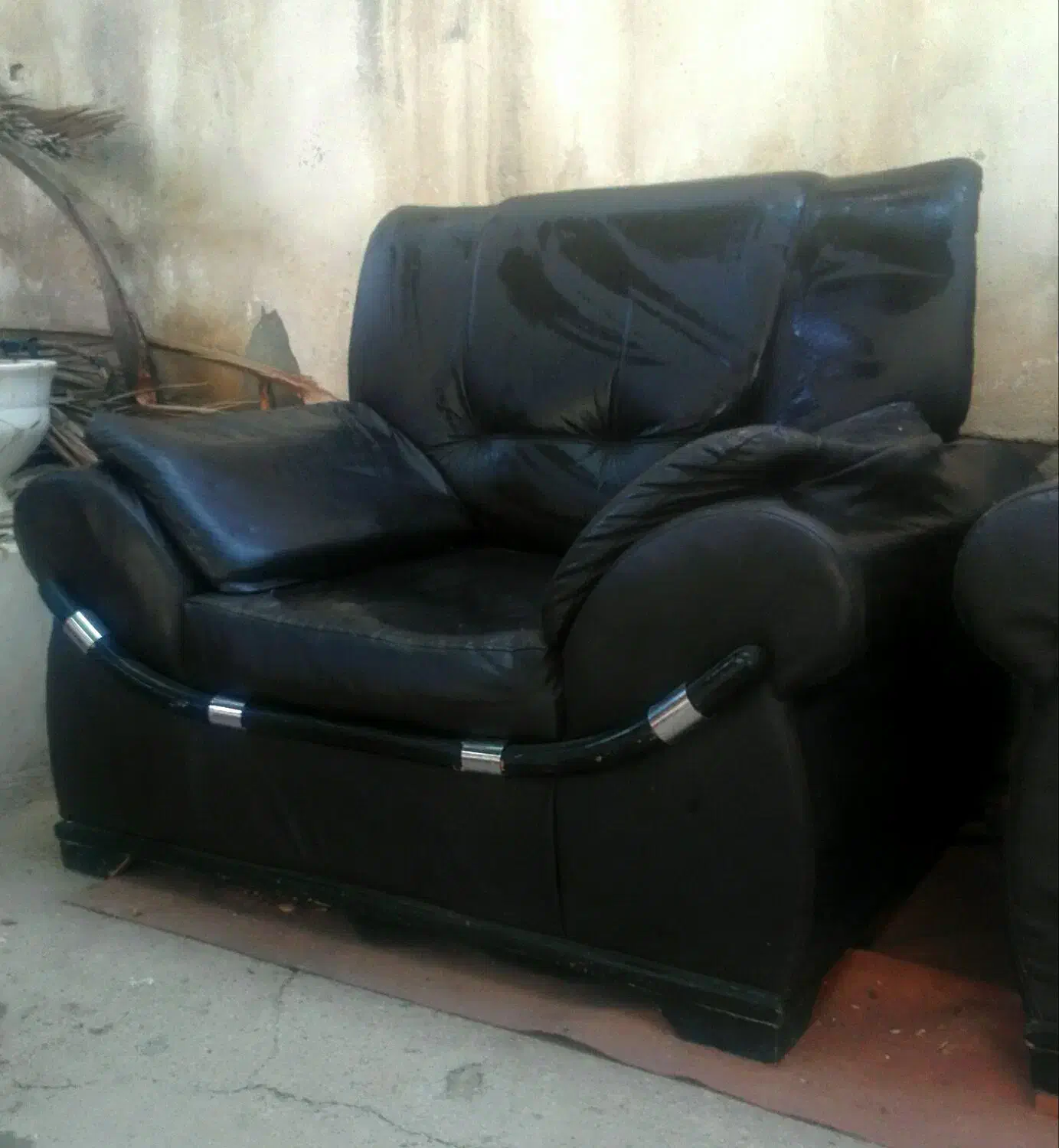 ست مبل چرم (قیمت 2 کیلو میوه)|مبلمان خانگی و میز عسلی|شیراز, باغ تخت|دیوار