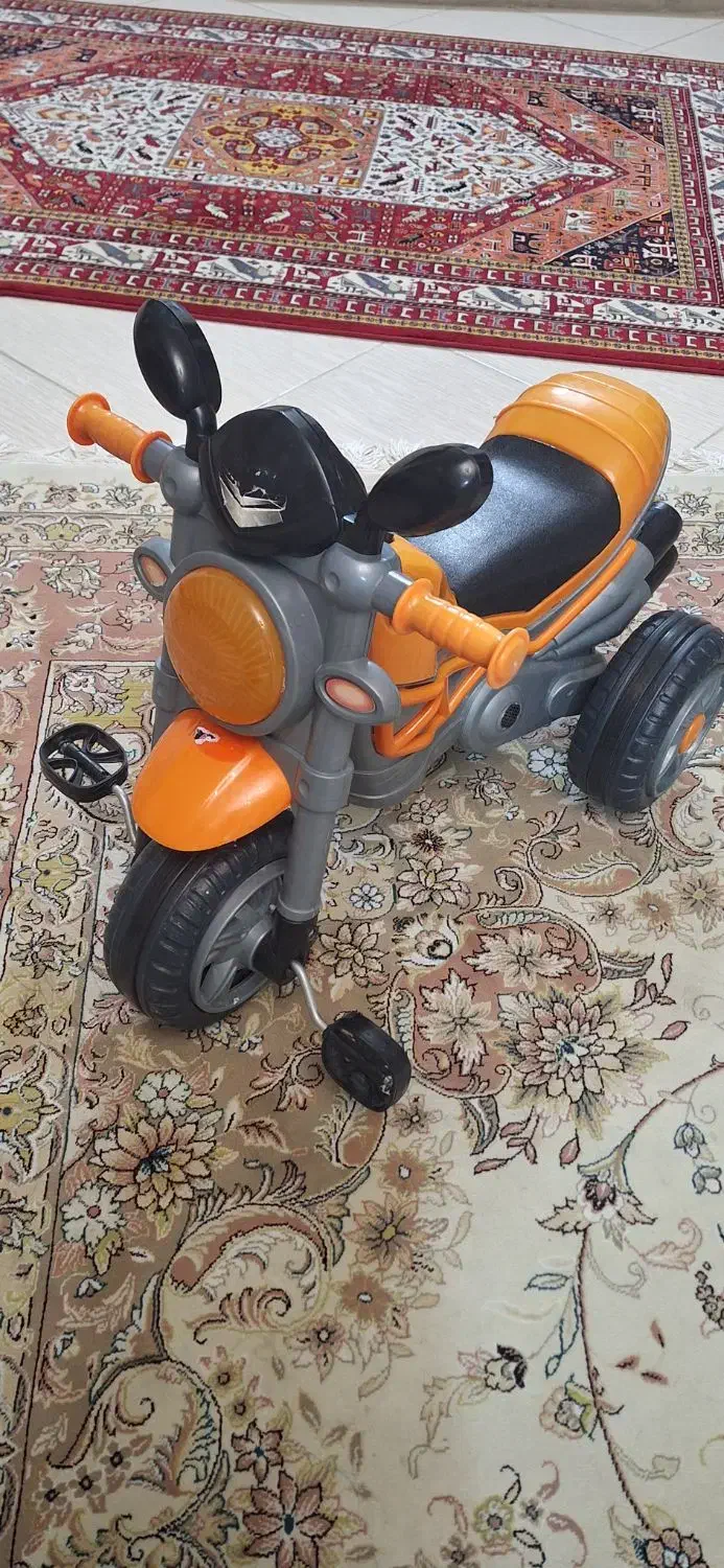 سه چرخه|اسباببازی|شیراز, غدیر شمالی|دیوار