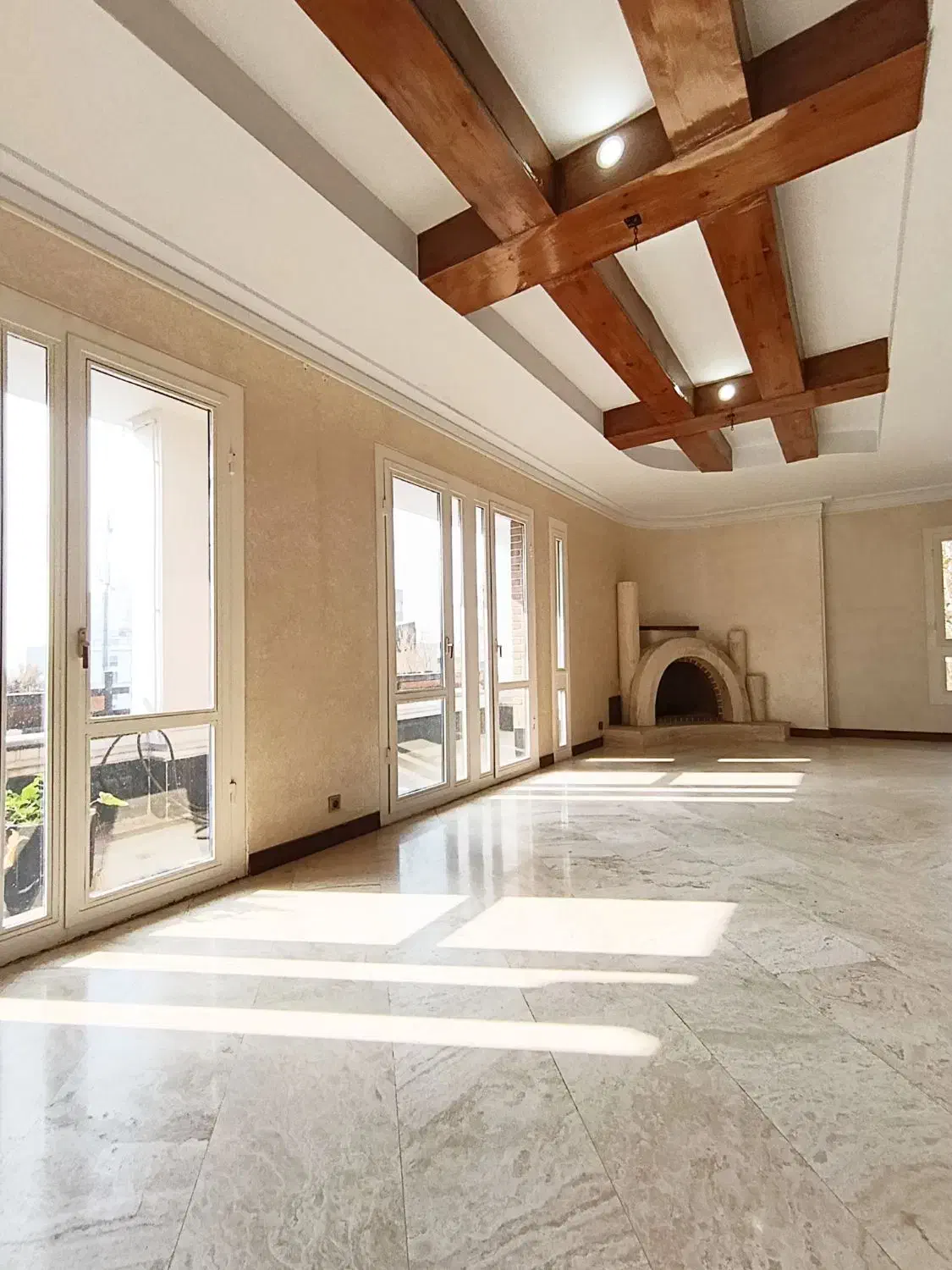 تراس چیدمان ۲۱۰ متر طبقه ۴   تاپ لوکیشن