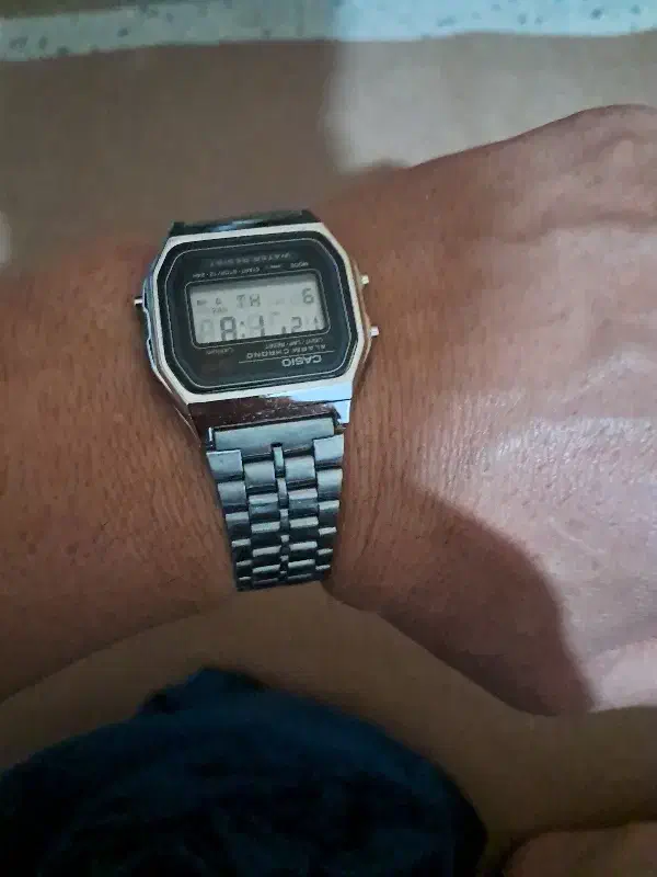 ساعت|ساعت|زرندیه, |دیوار