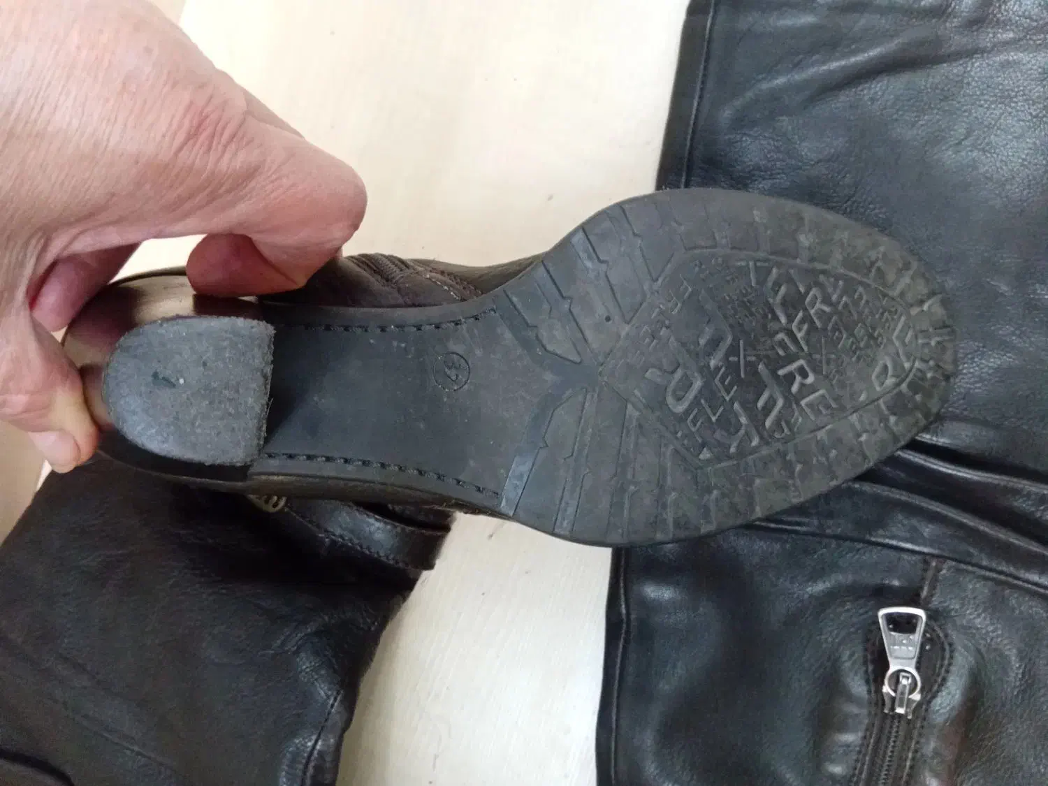 چکمه چرم سایز 37 و 38|کیف، کفش، کمربند|سمنان, |دیوار