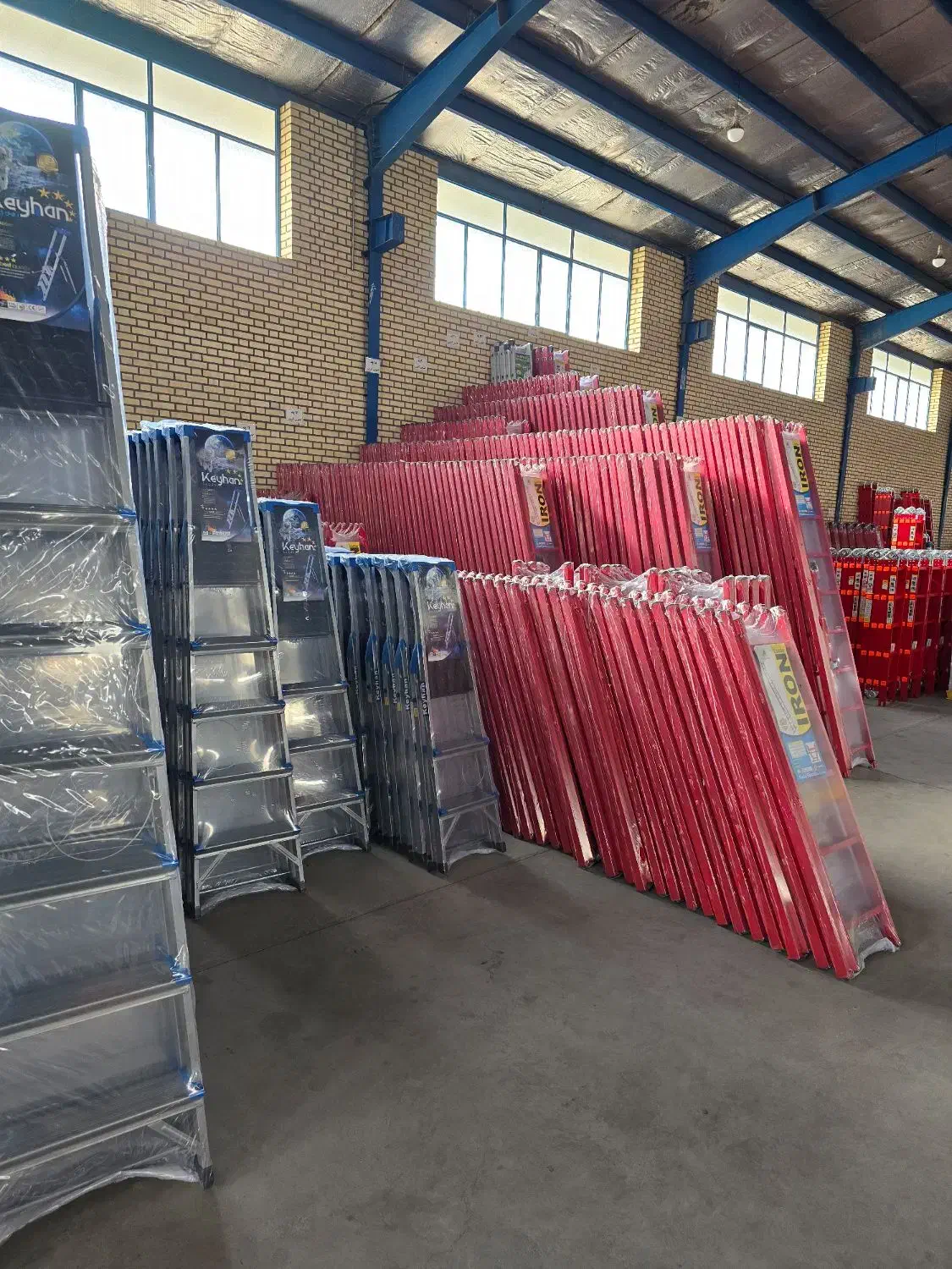 نردبان آیرون|ابزارآلات|کرج, شهرک بنفشه|دیوار