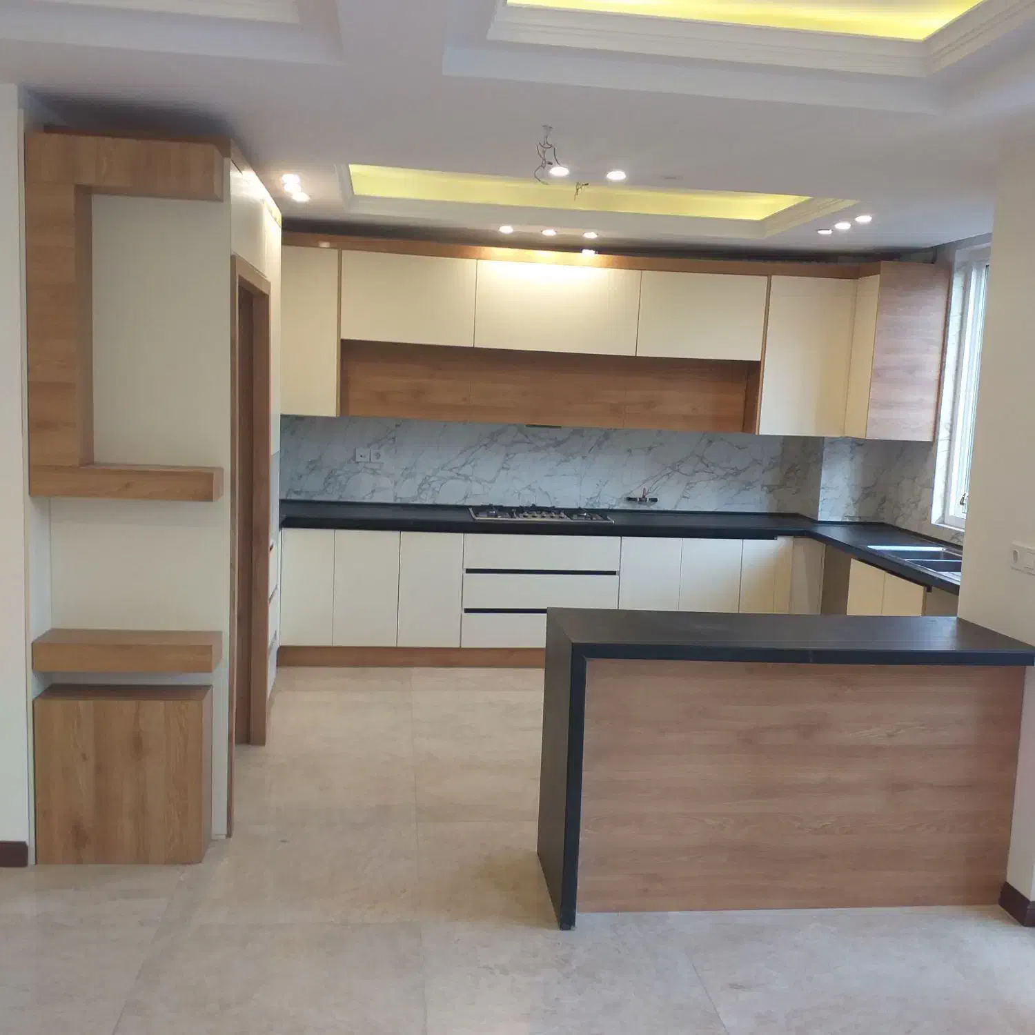 رهن و اجاره ۱۴۰ متری/ سه خواب/کلید نخورده /تکواحدی