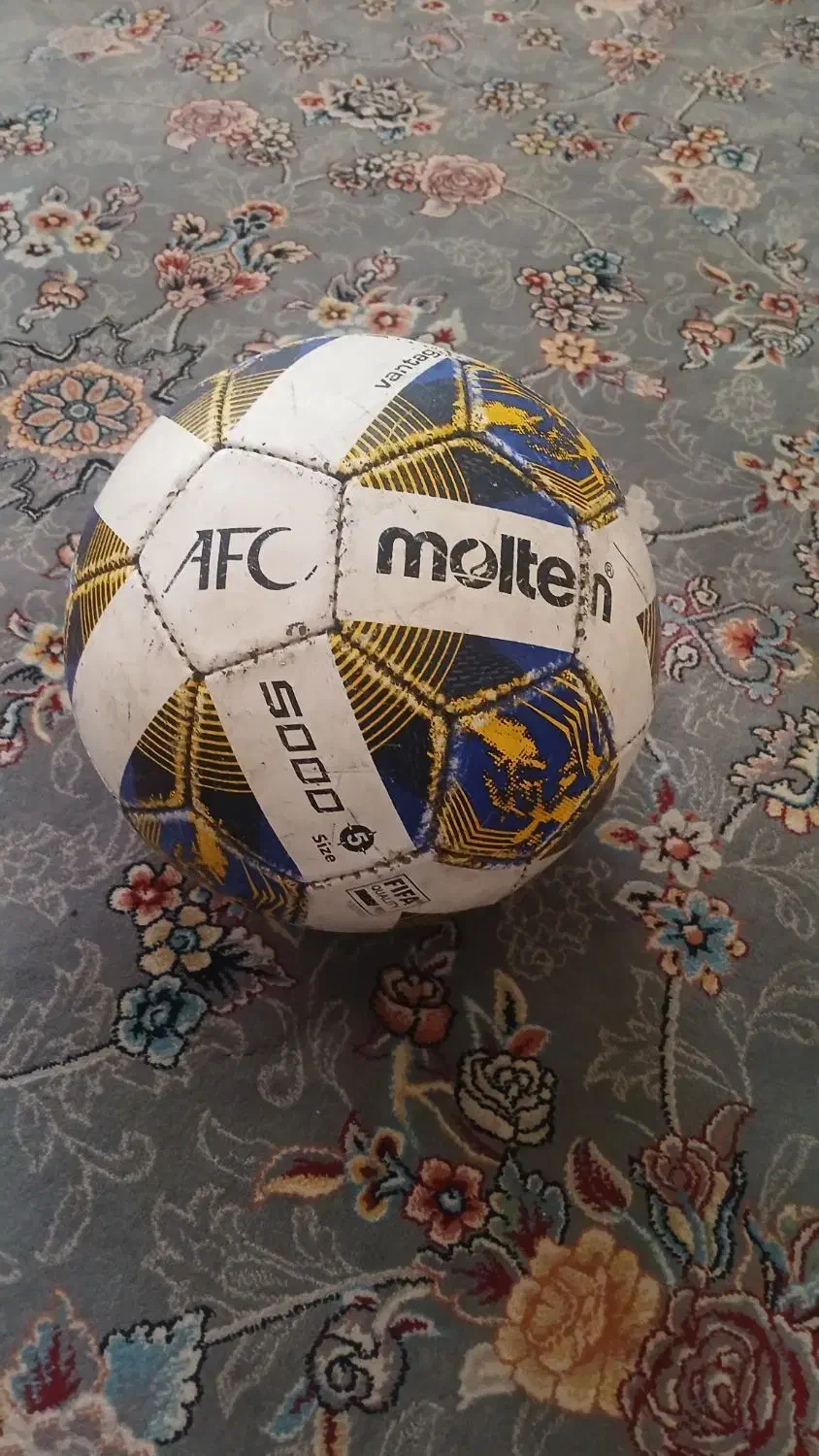 توپ فوتبال سالم وخوب|ورزشهای توپی|قم, محمد آباد|دیوار