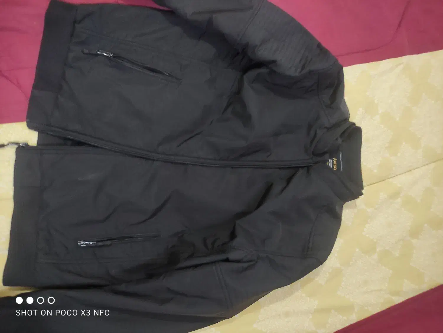 کاپشن|لباس|لنجان, |دیوار