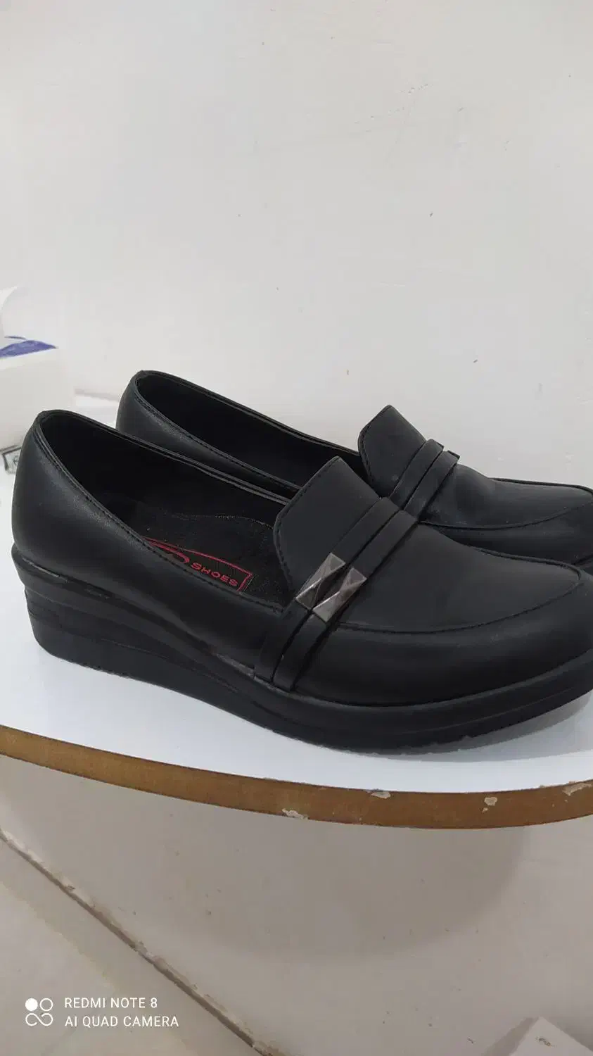 کفش مشکی|کیف، کفش، کمربند|گتوند, |دیوار