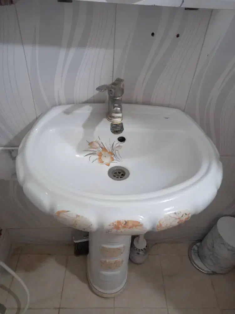 روشویی بهمراه شیرالات|لوازم سرویس بهداشتی|قدس, شهرقدس|دیوار